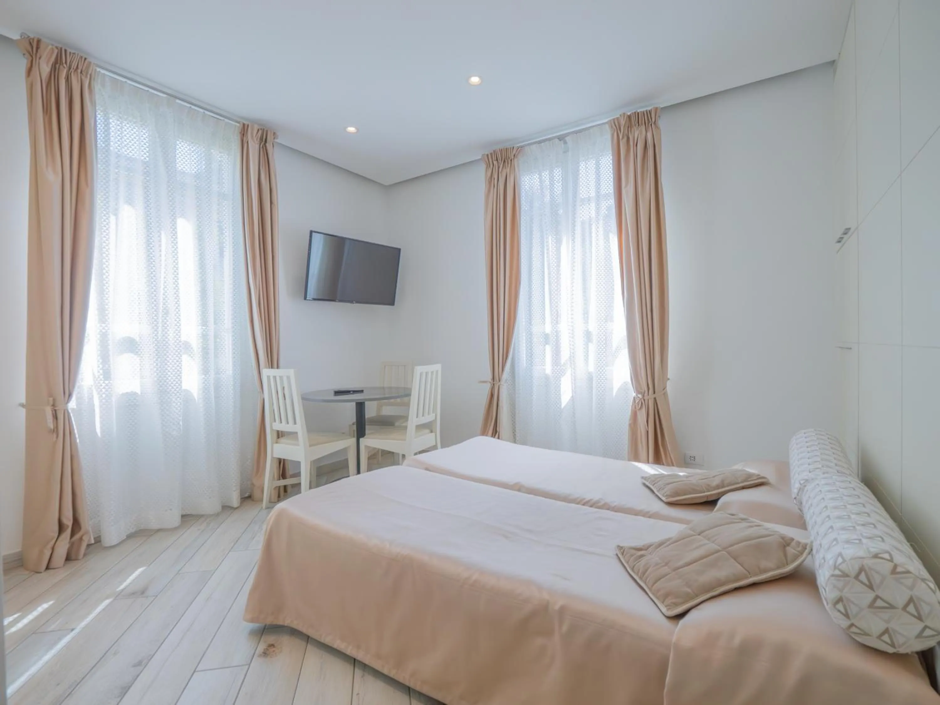 TV and multimedia, Bed in Hotel Splendid