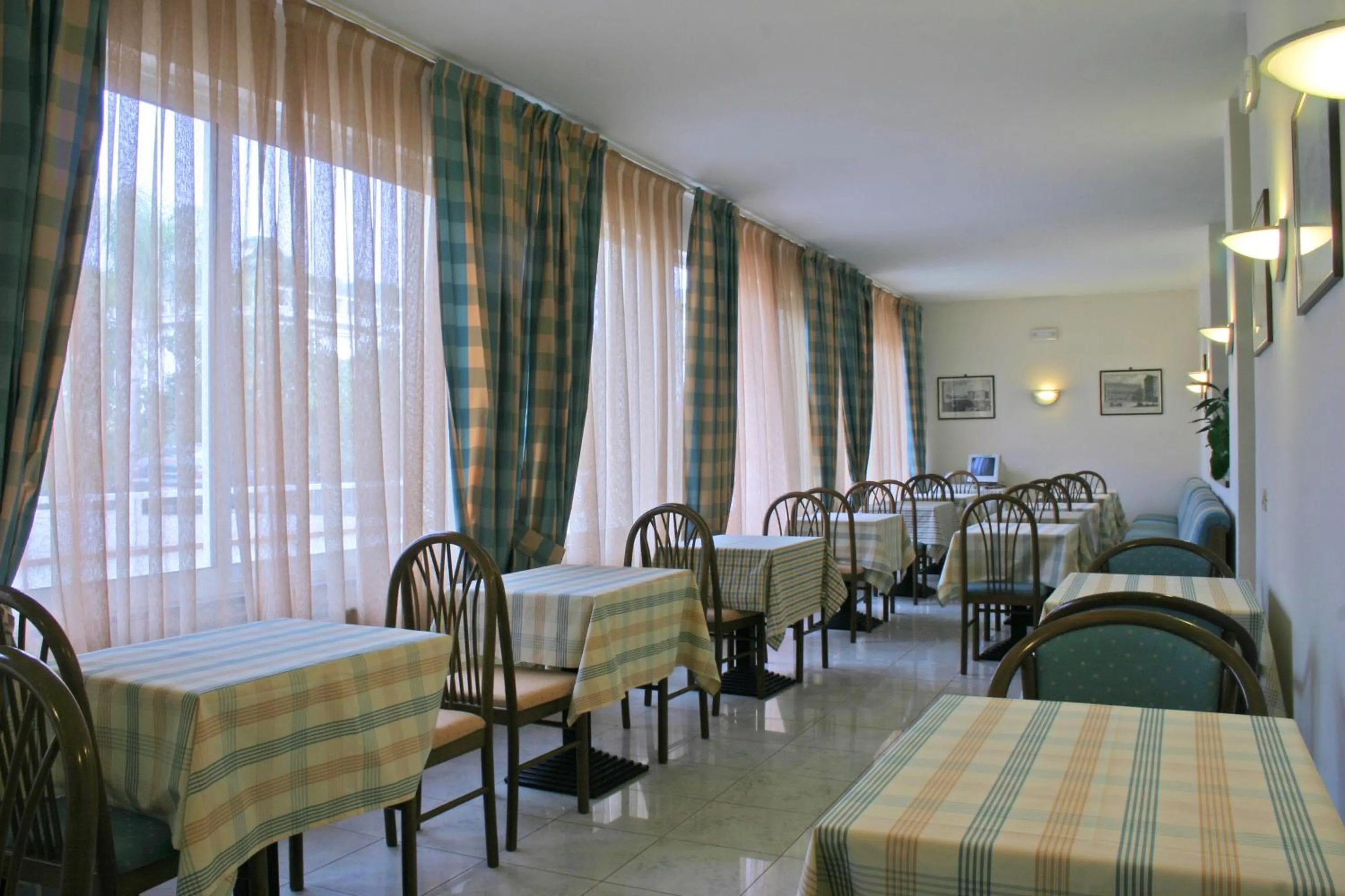 Communal lounge/ TV room in Hotel Splendid