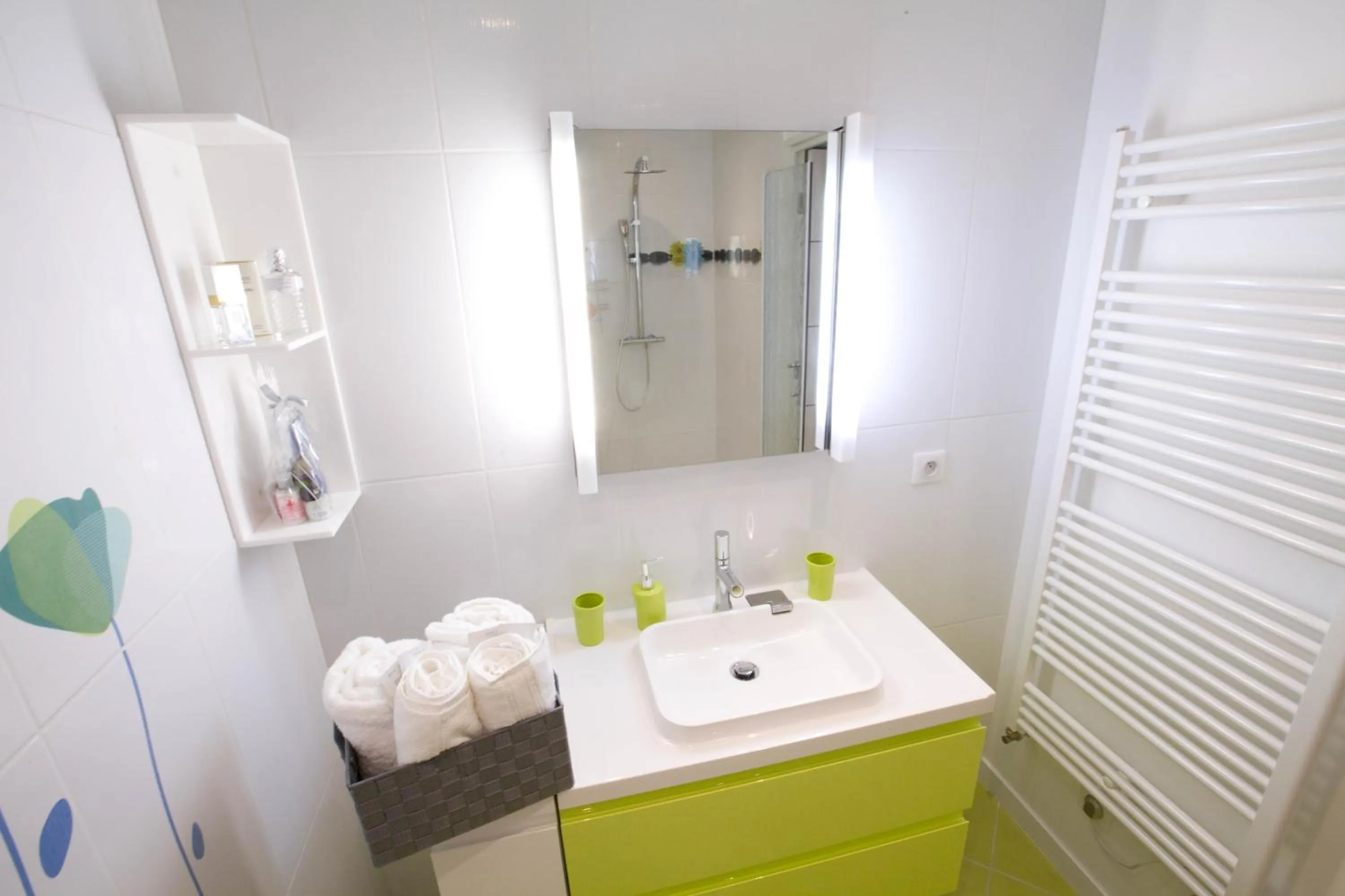 Shower in Ome sweet home