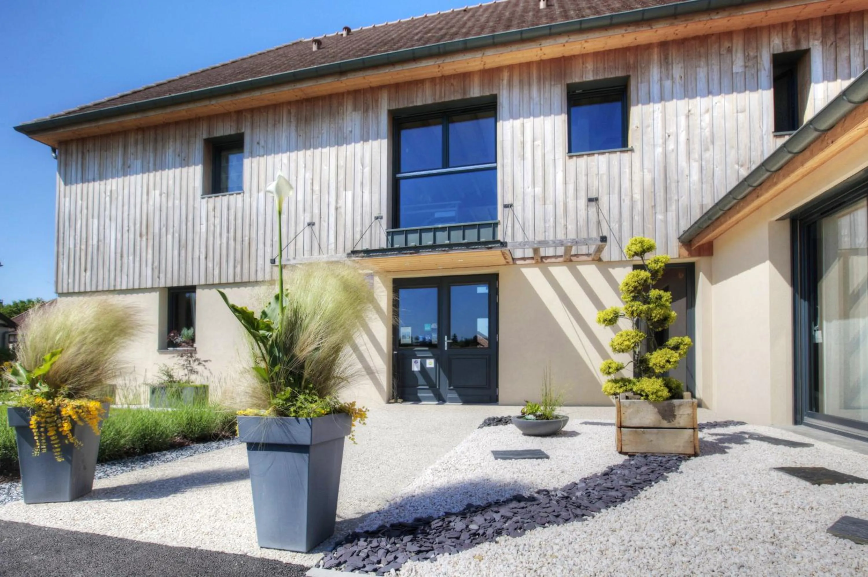 Facade/entrance in Ome sweet home