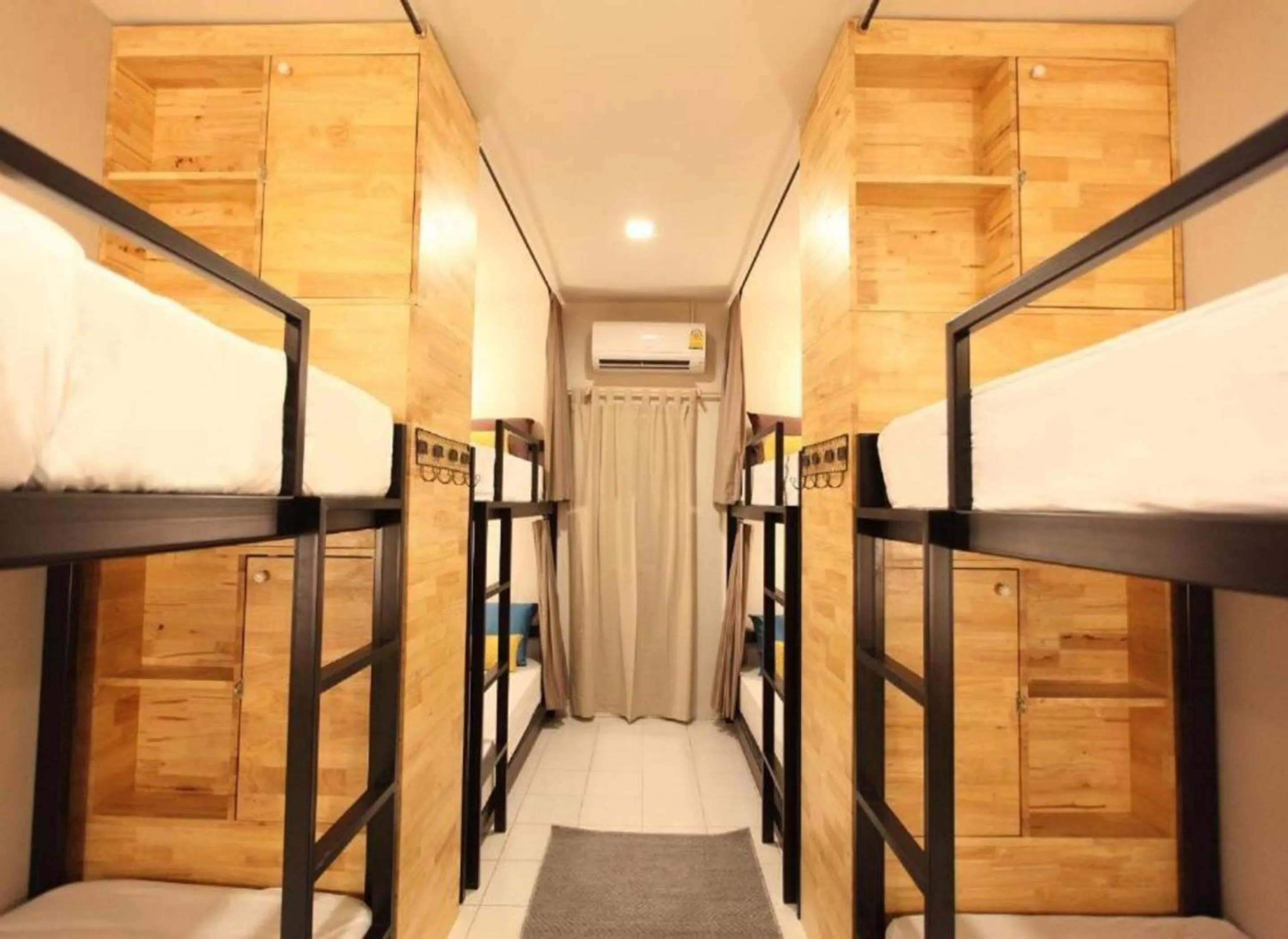 bunk bed in Lupta Hostel Patong Hideaway