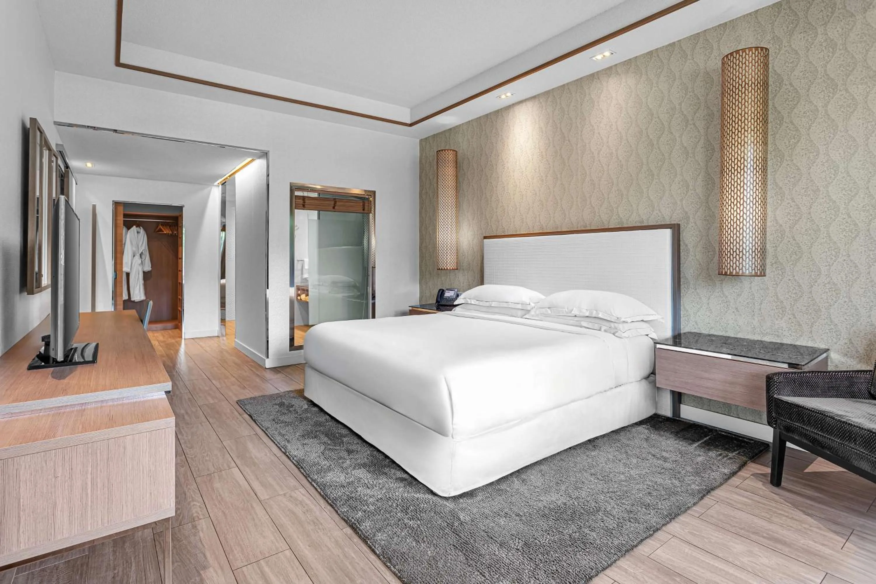 Photo of the whole room, Bed in Resorts World Bimini