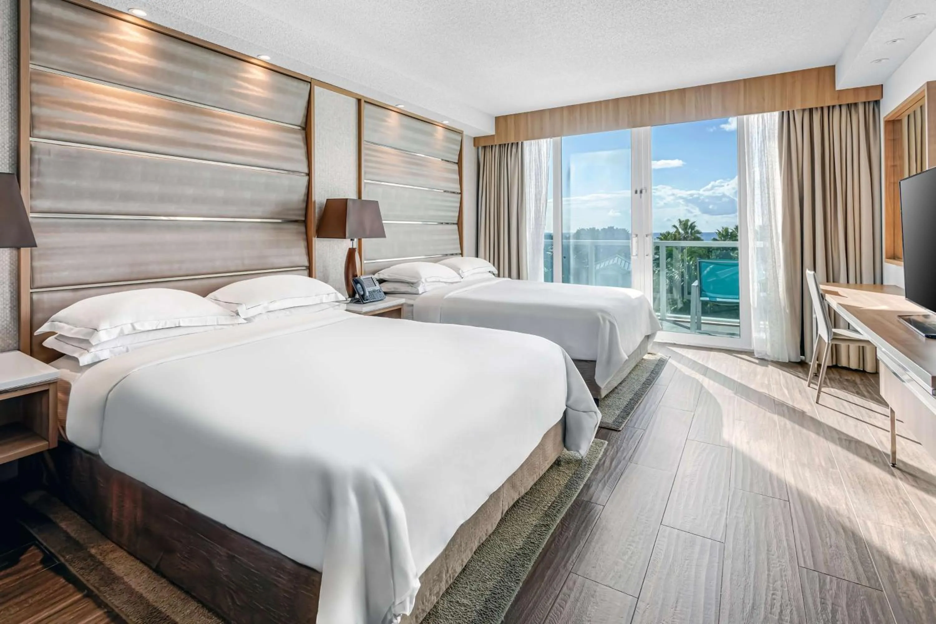 Bedroom, Bed in Resorts World Bimini