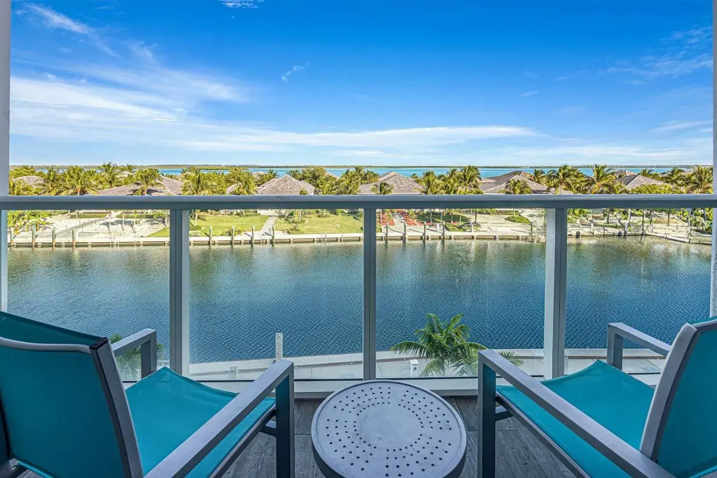 Superior Queen Room in Resorts World Bimini Superior Queen Room in Resorts World Bimini