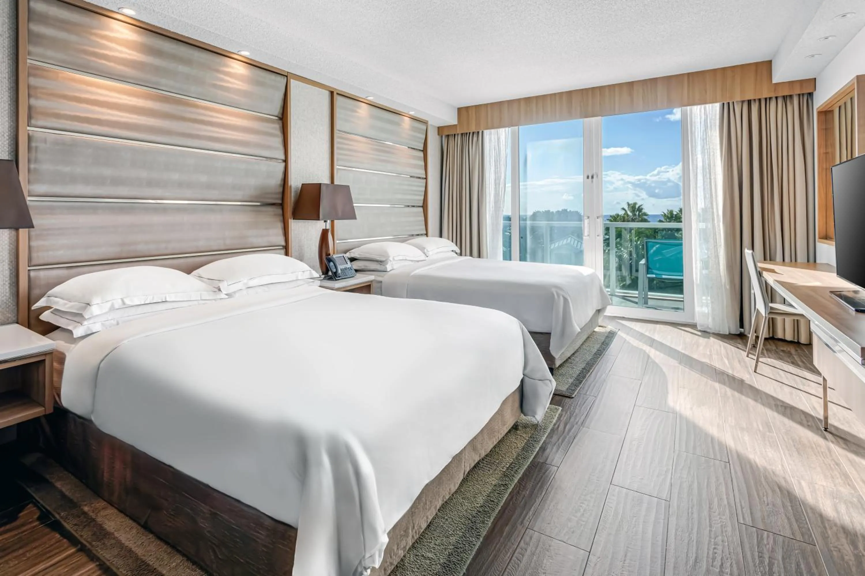 Bedroom, Bed in Resorts World Bimini