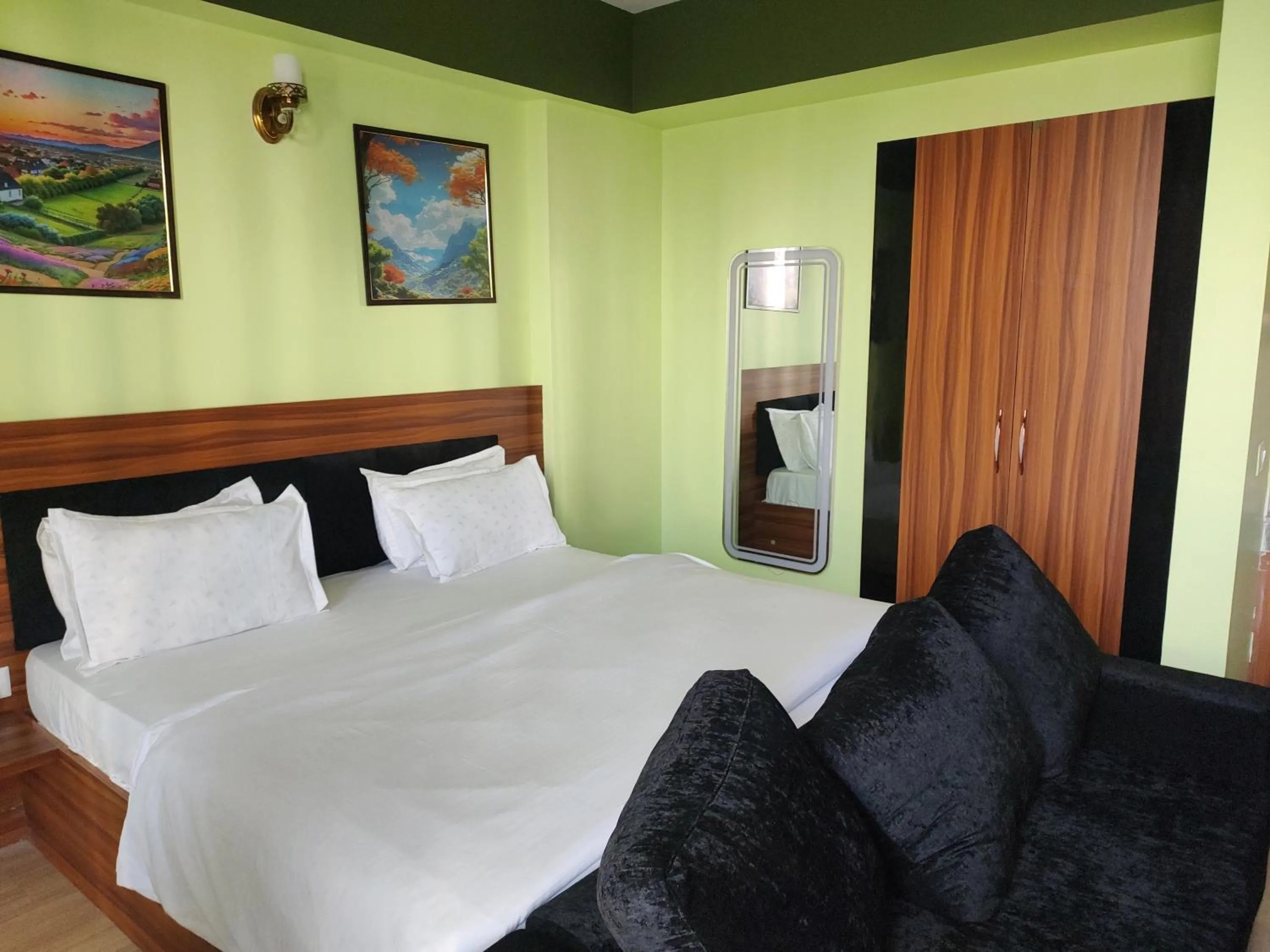 Bed in Evanthe Hotels