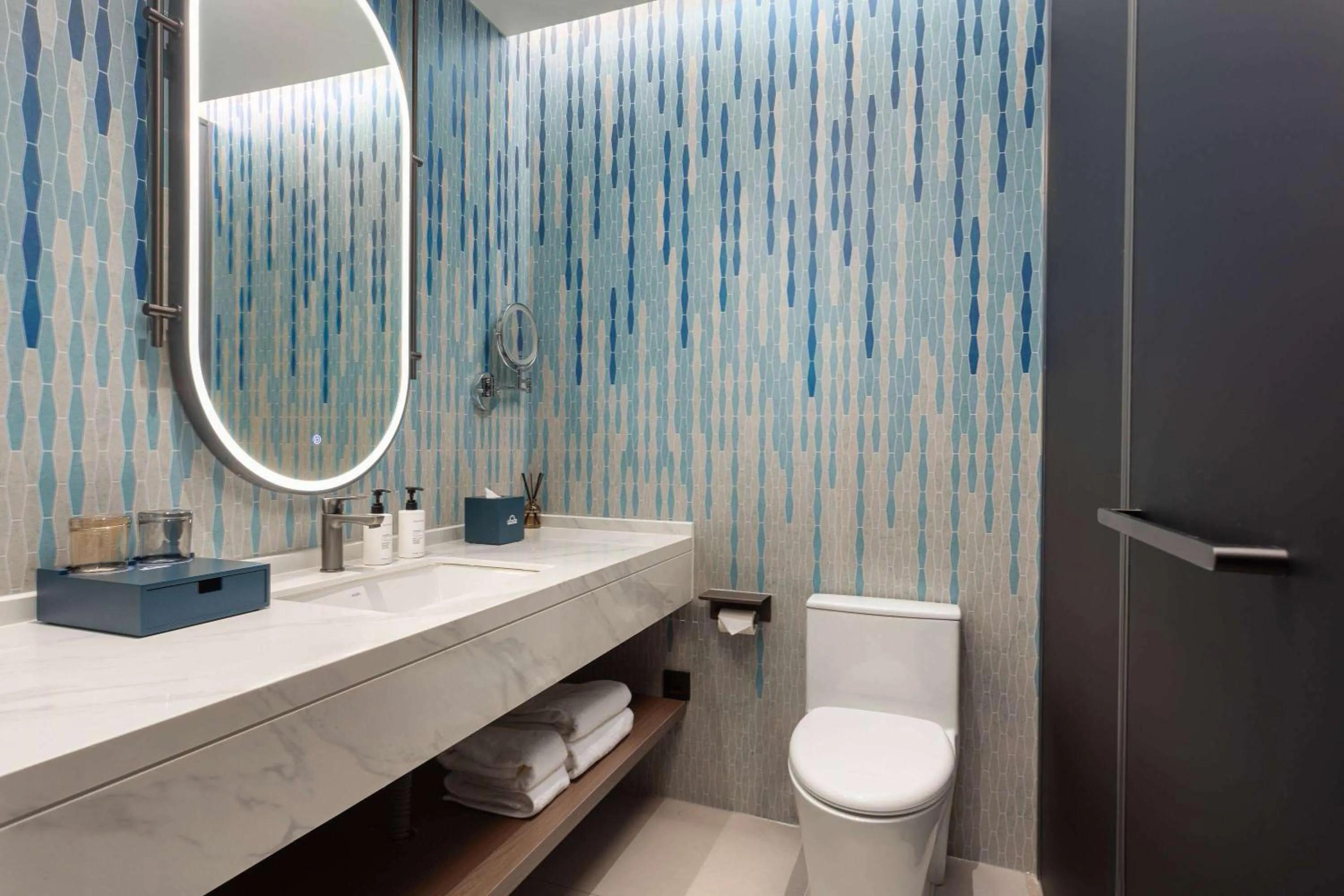 Bathroom in Days Inn by Wyndham Xi'an Yanliang