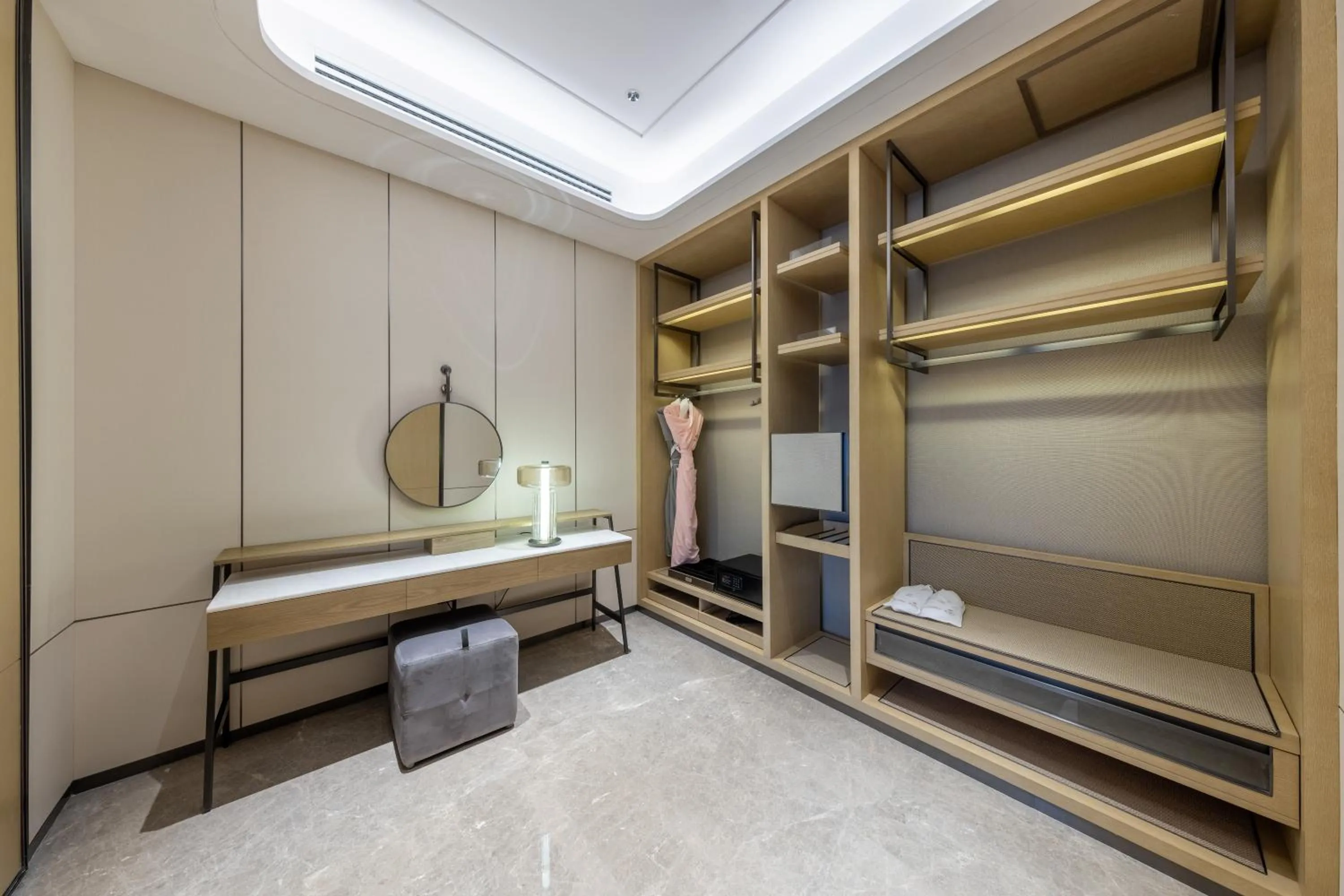 wardrobe in Braira Hafar Al-Batin