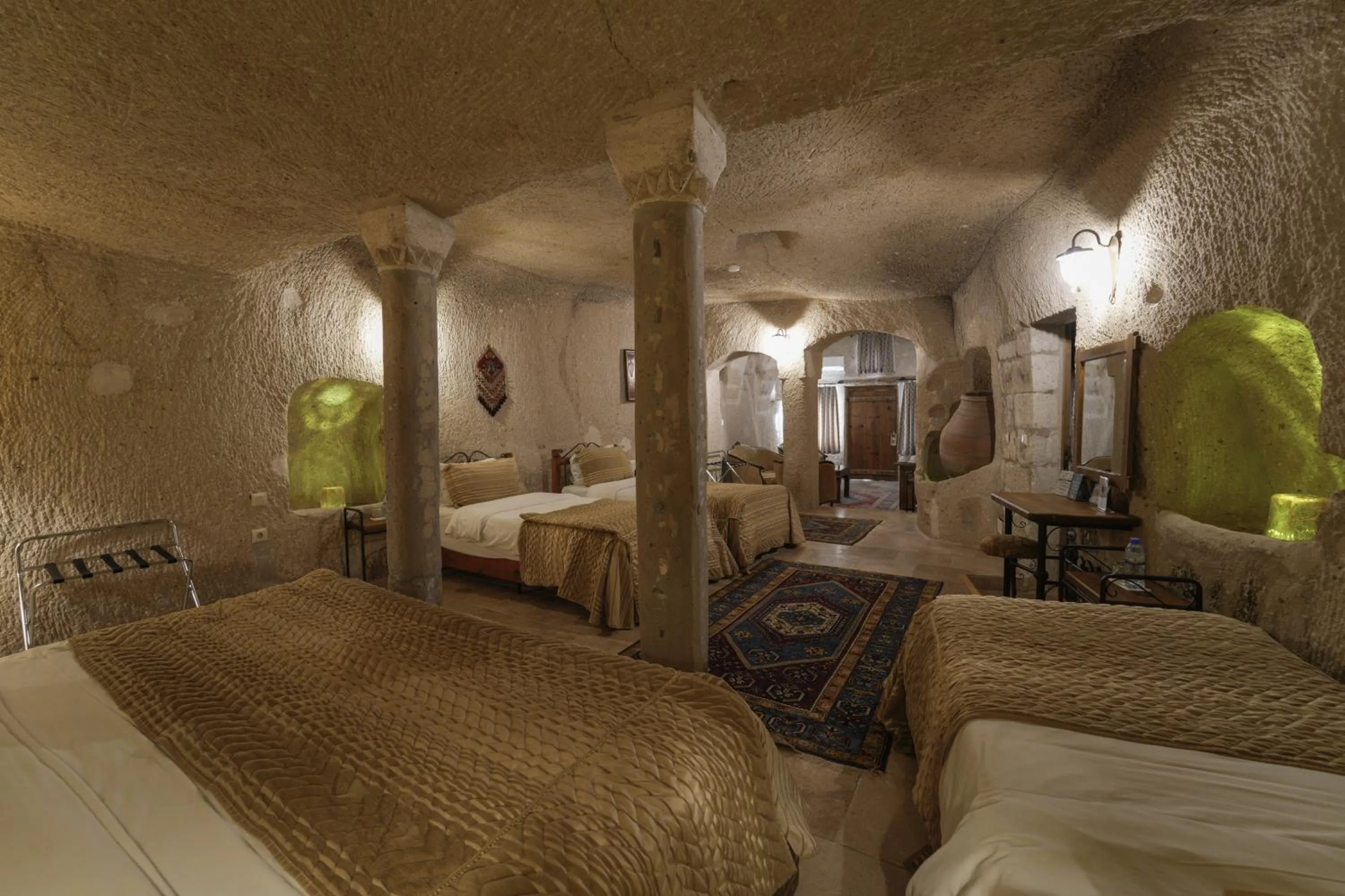 Photo of the whole room, Bed in Tekkaya Cave Hotel