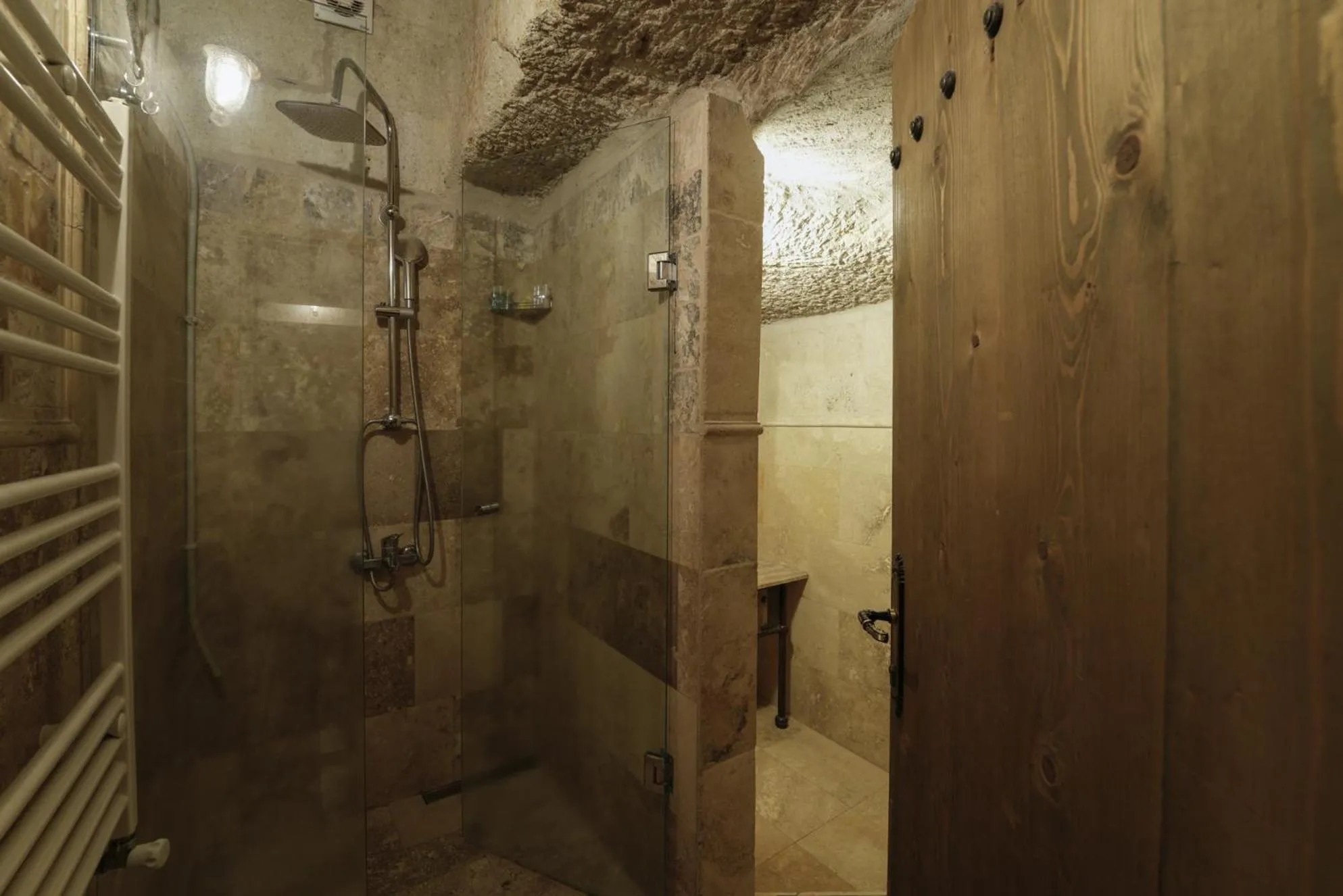 Shower in Tekkaya Cave Hotel