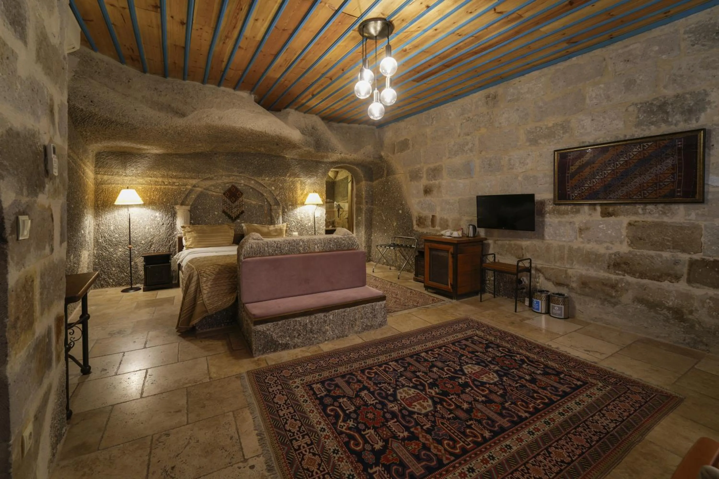 Photo of the whole room, Bed in Tekkaya Cave Hotel