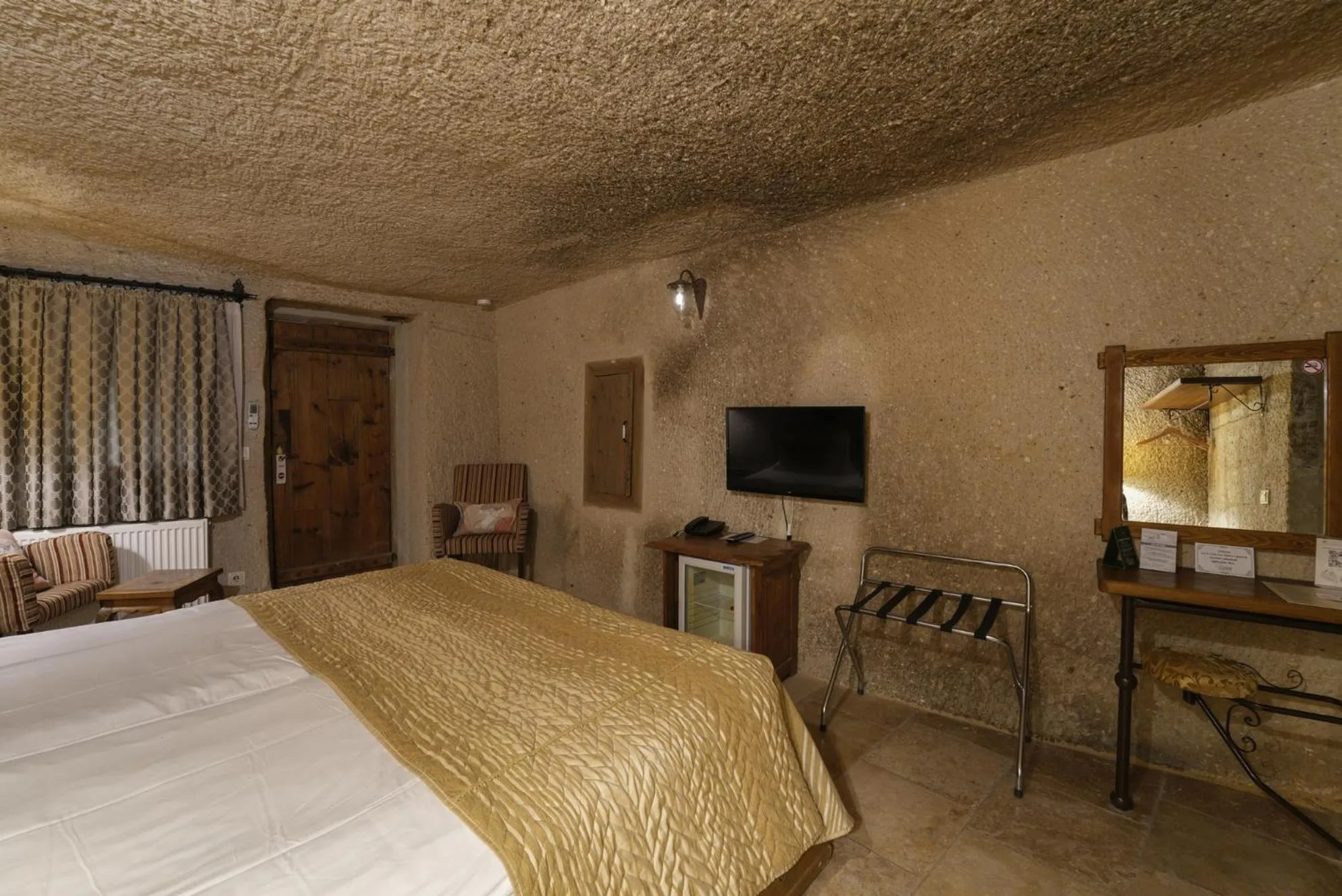 TV and multimedia, Bed in Tekkaya Cave Hotel