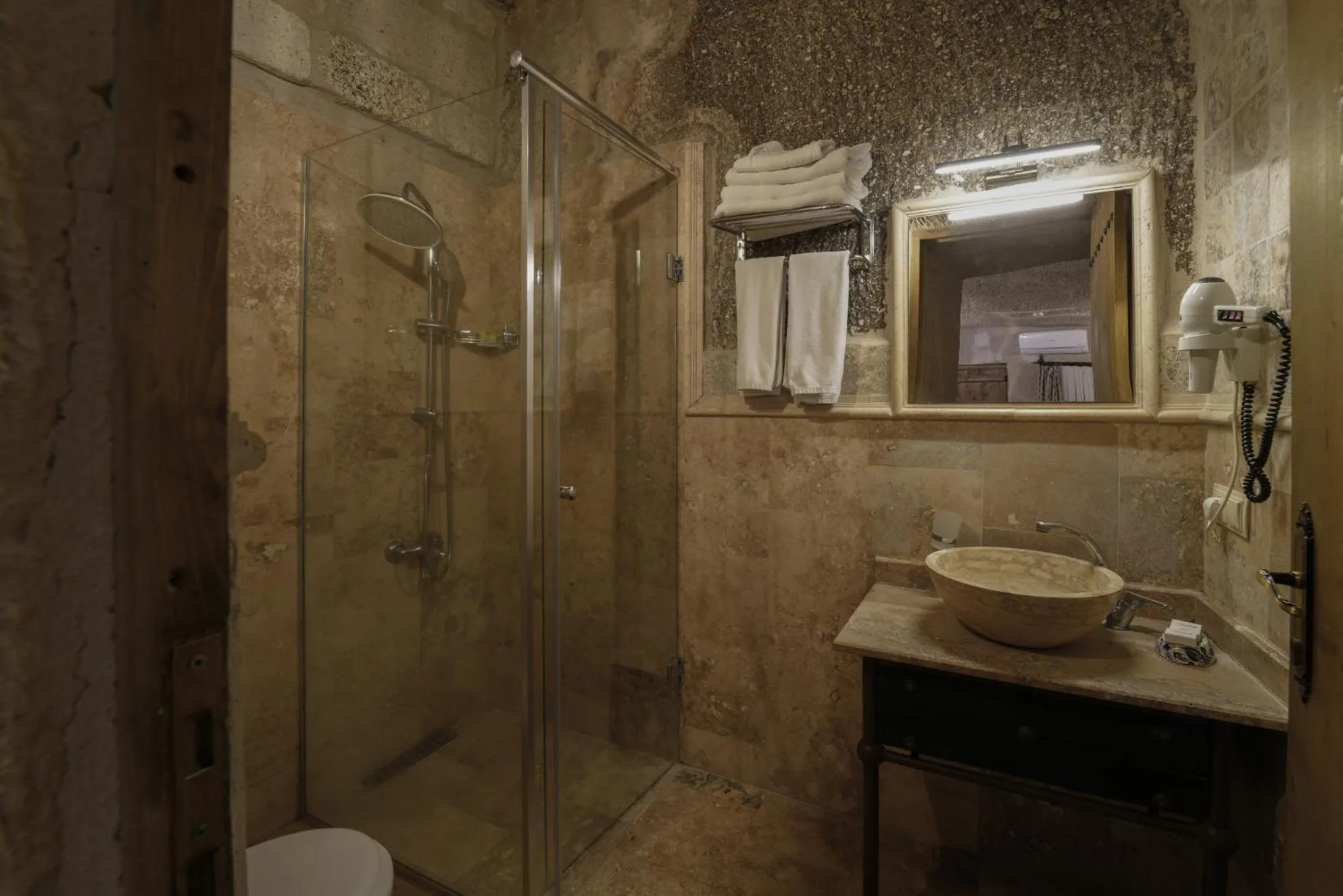 Shower in Tekkaya Cave Hotel