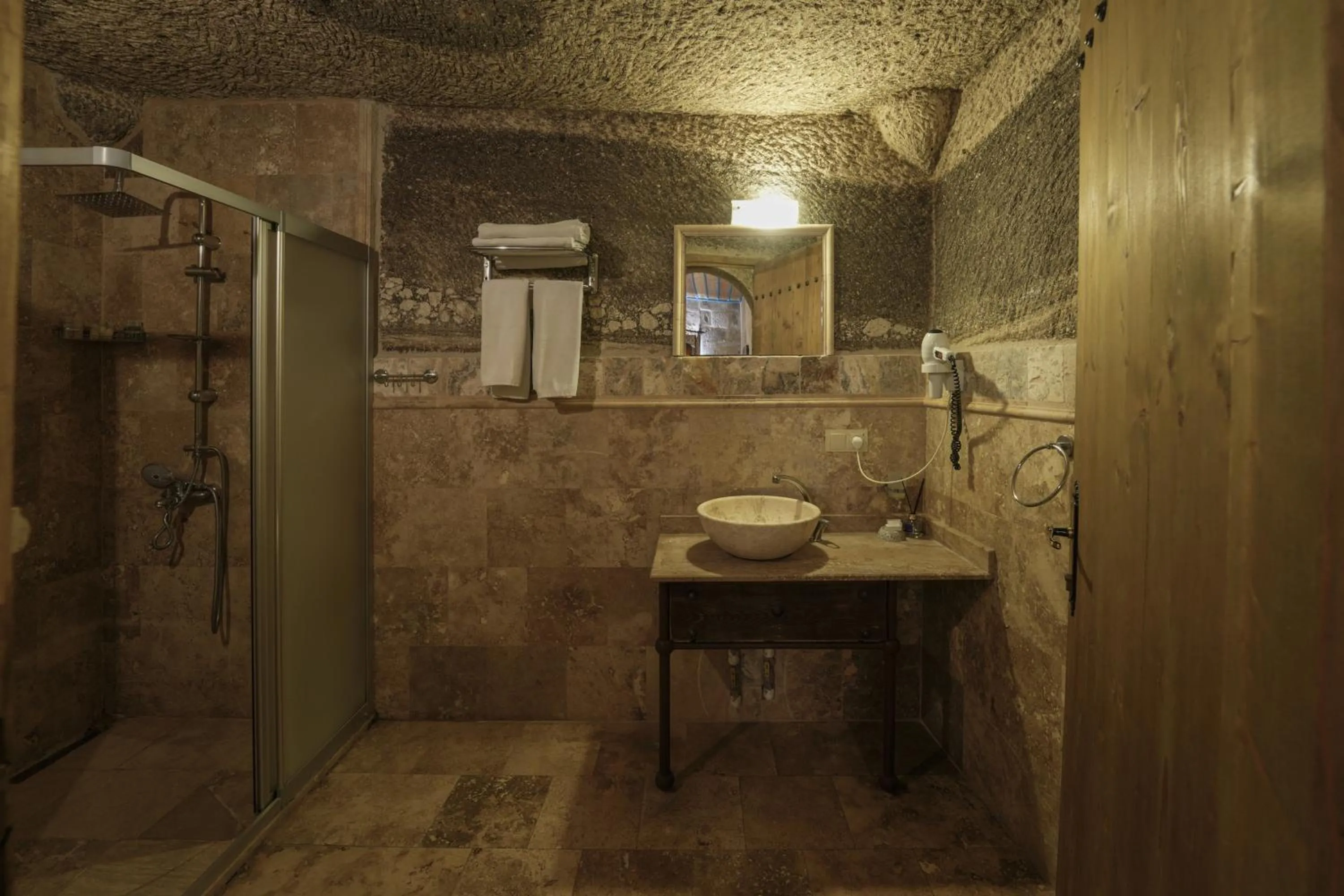 Shower in Tekkaya Cave Hotel