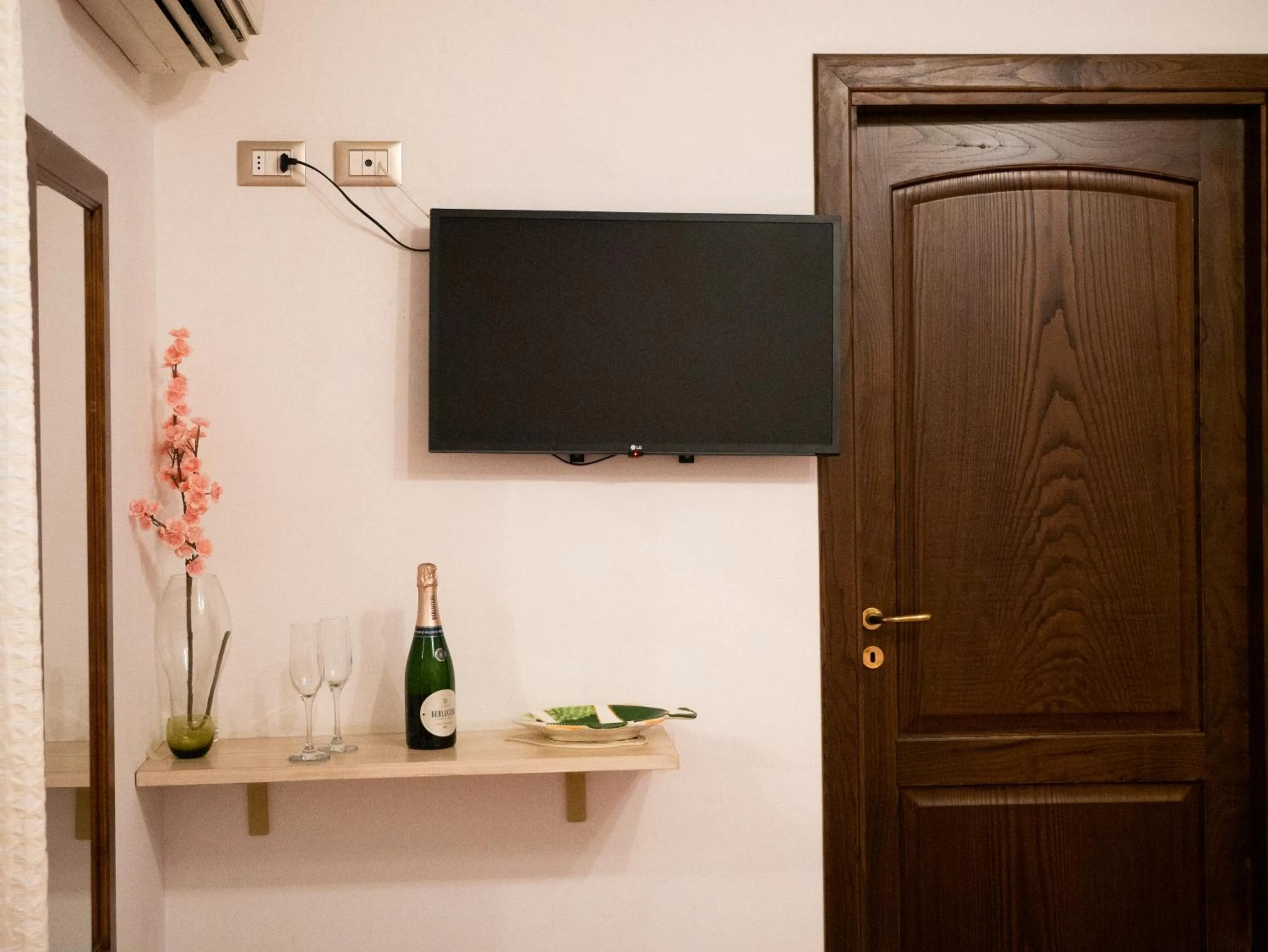 TV and multimedia in B&B Alta Marea Lipari