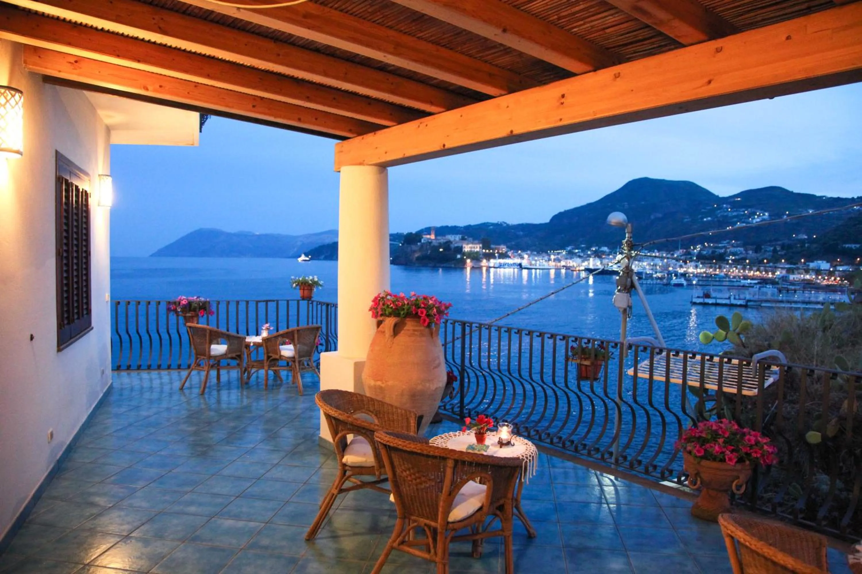 Patio in B&B Alta Marea Lipari