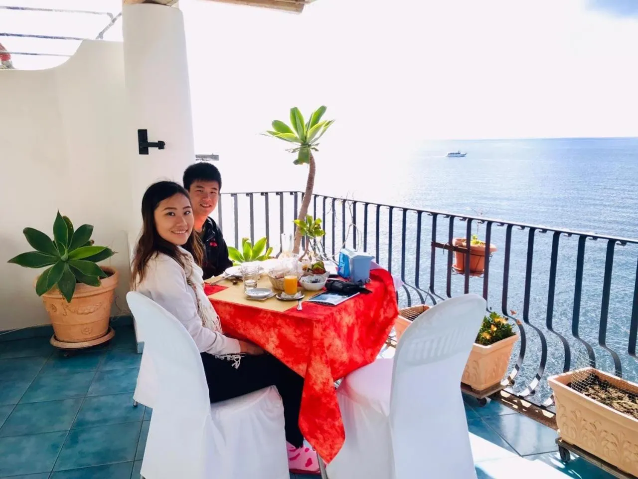 People in B&B Alta Marea Lipari