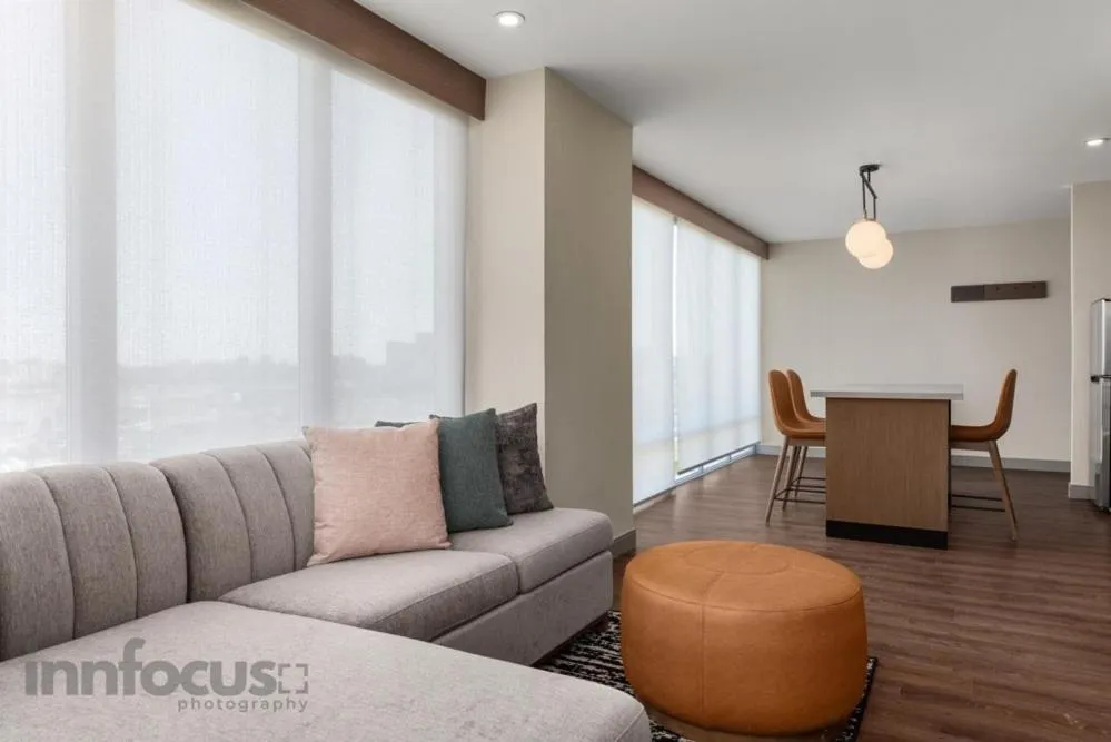 Hyatt House Mississauga / Airport Corp Center