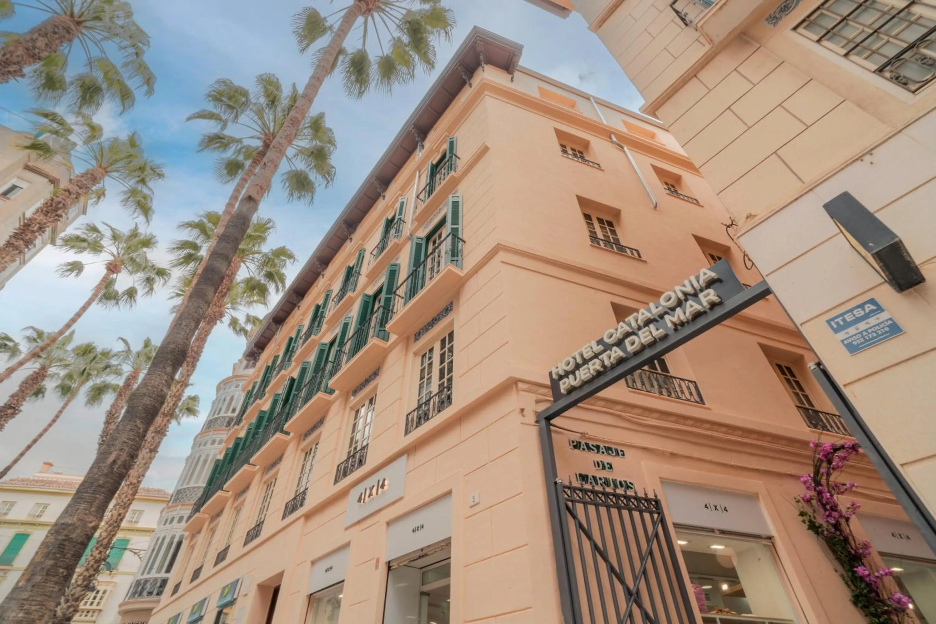 Property building in Catalonia Puerta del Mar