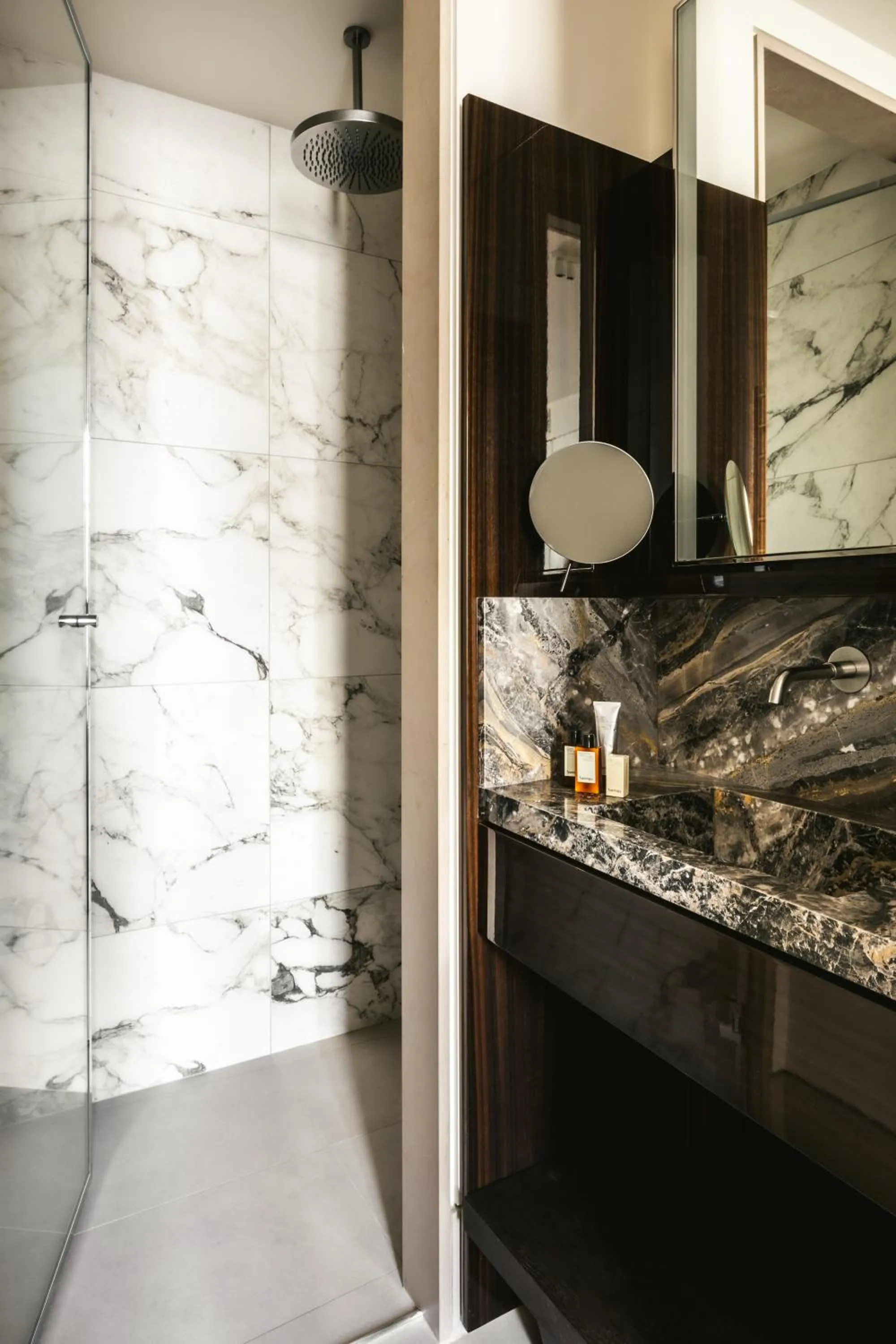 Shower in Mondovi Luxury Suites