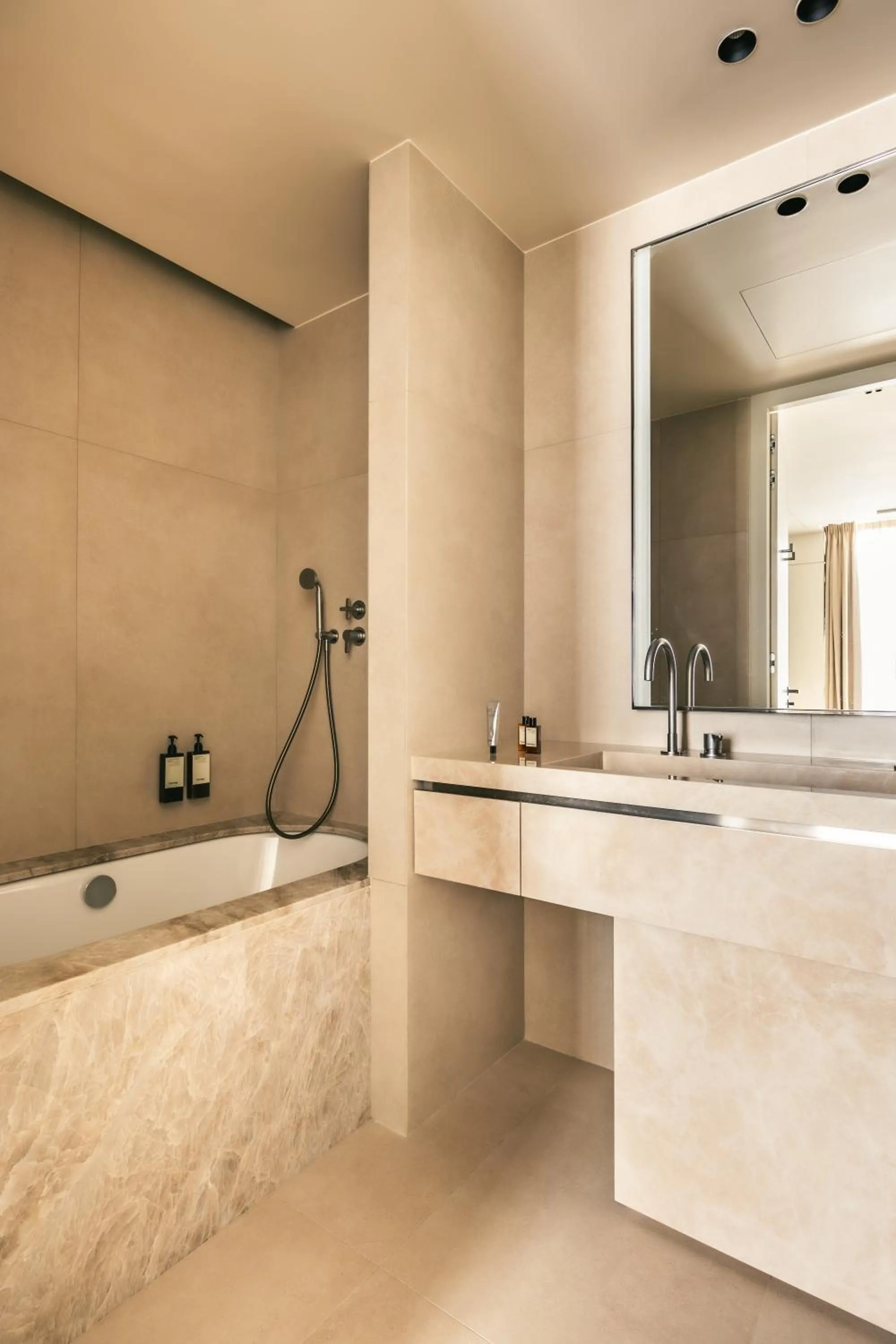 Bathroom in Mondovi Luxury Suites