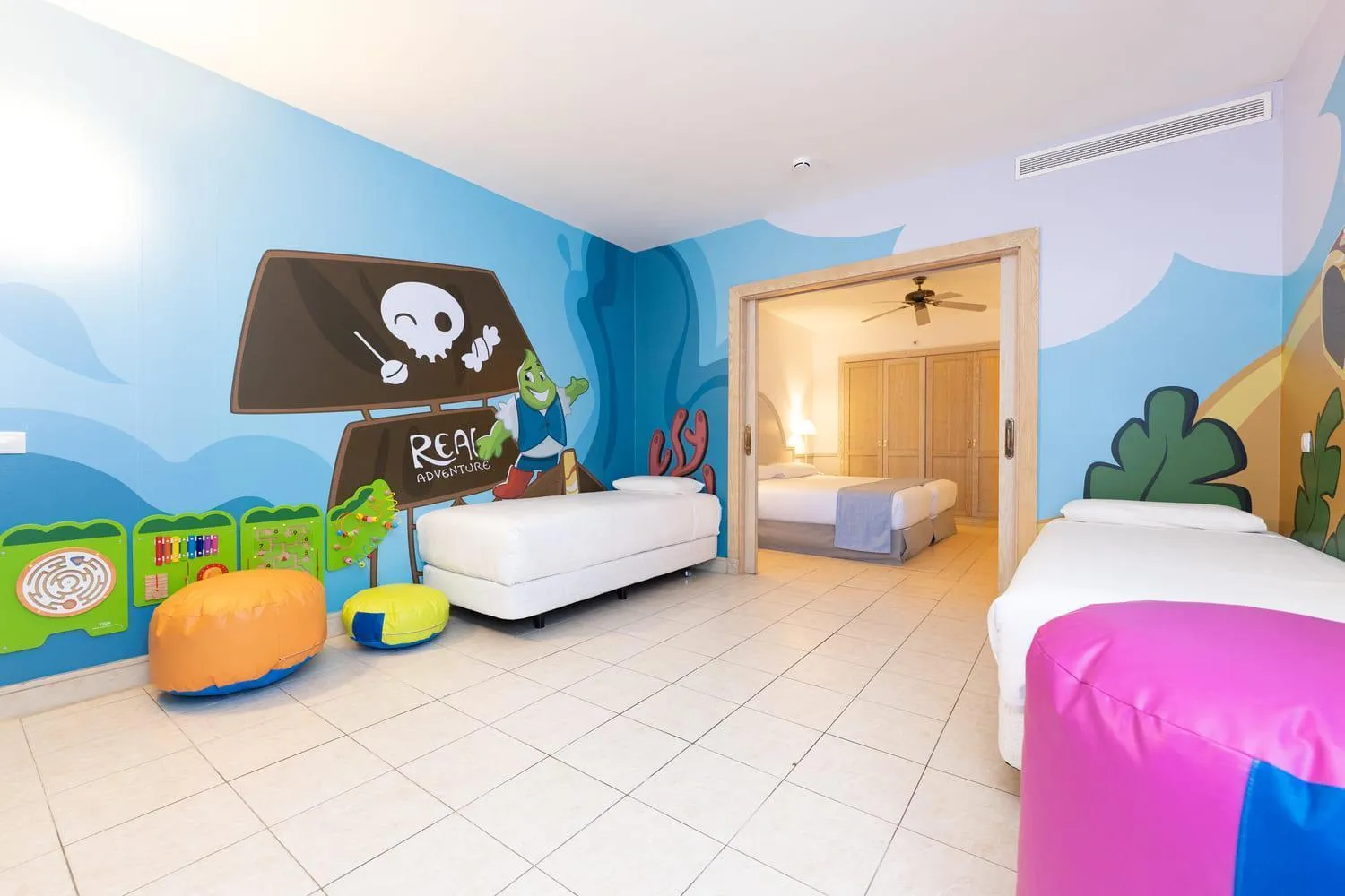 Photo of the whole room, Bed in Gran Castillo Tagoro Family & Fun Playa Blanca