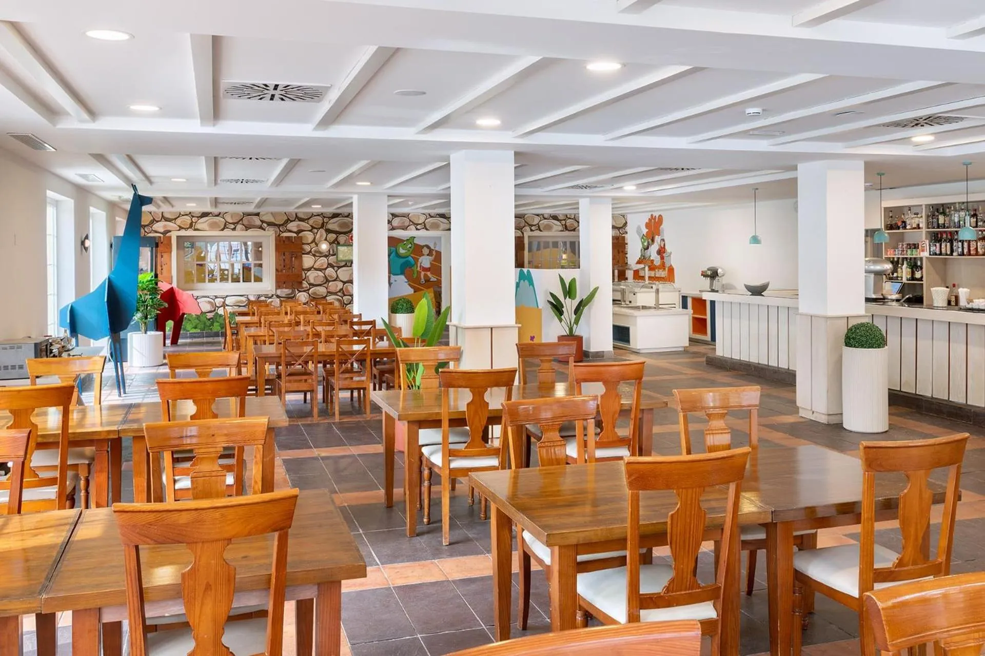 Restaurant/places to eat in Gran Castillo Tagoro Family & Fun Playa Blanca