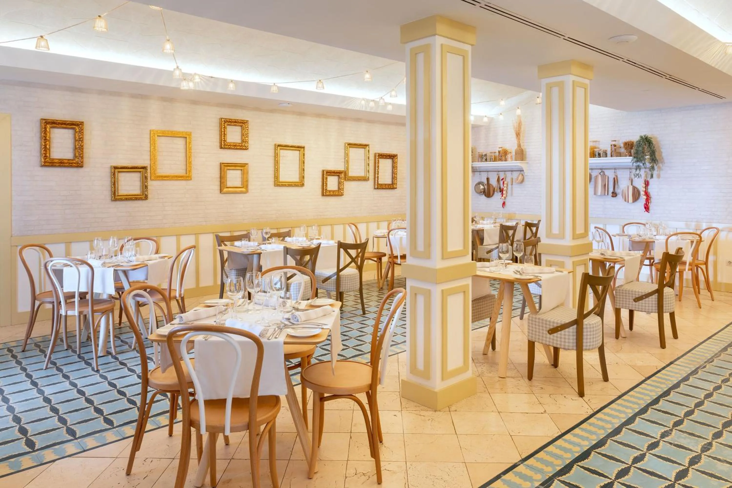 Restaurant/places to eat in Gran Castillo Tagoro Family & Fun Playa Blanca