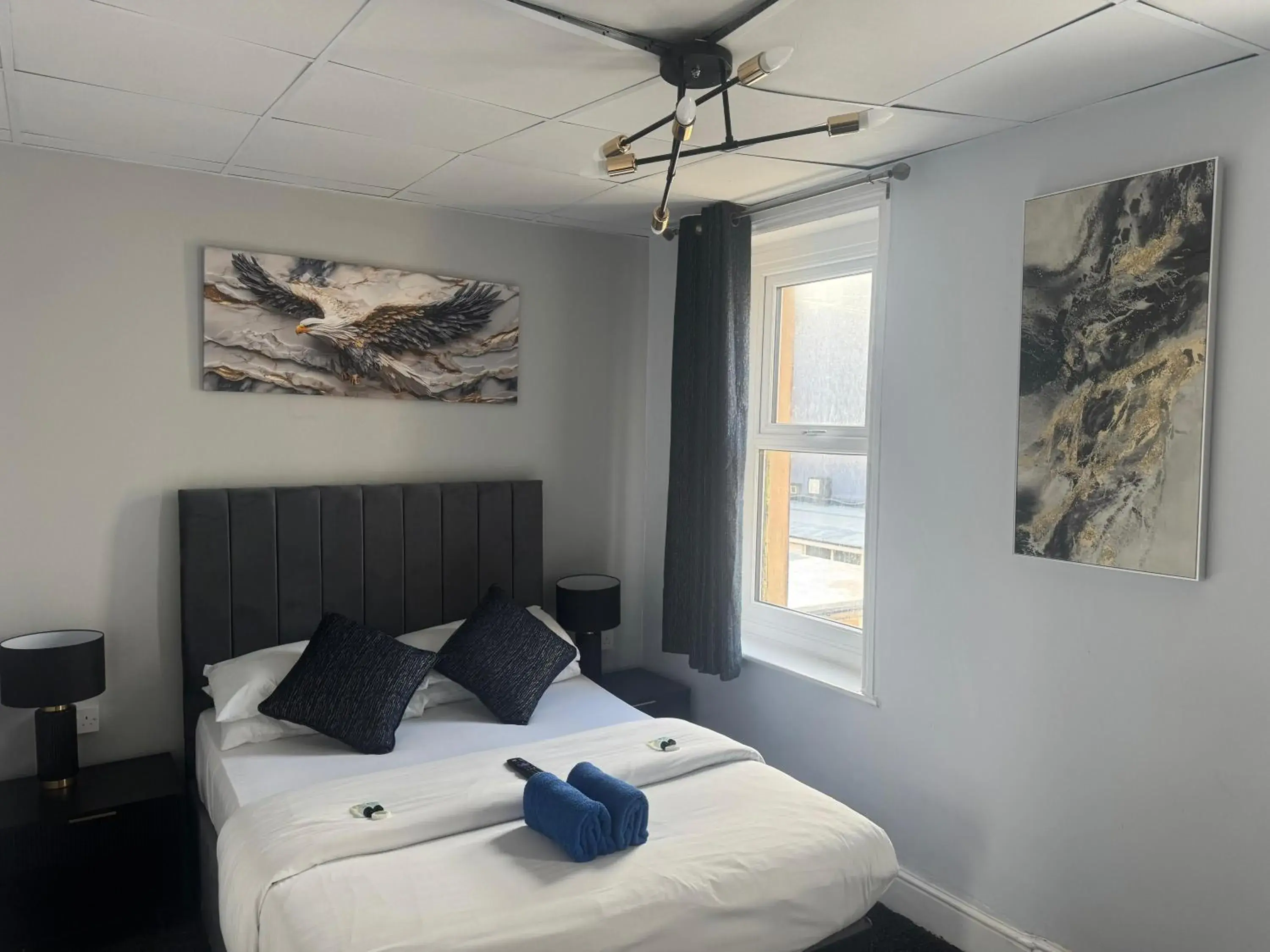 Double Room with Private Bathroom in 100 Pipers Hotel Double Room with Private Bathroom in 100 Pipers Hotel