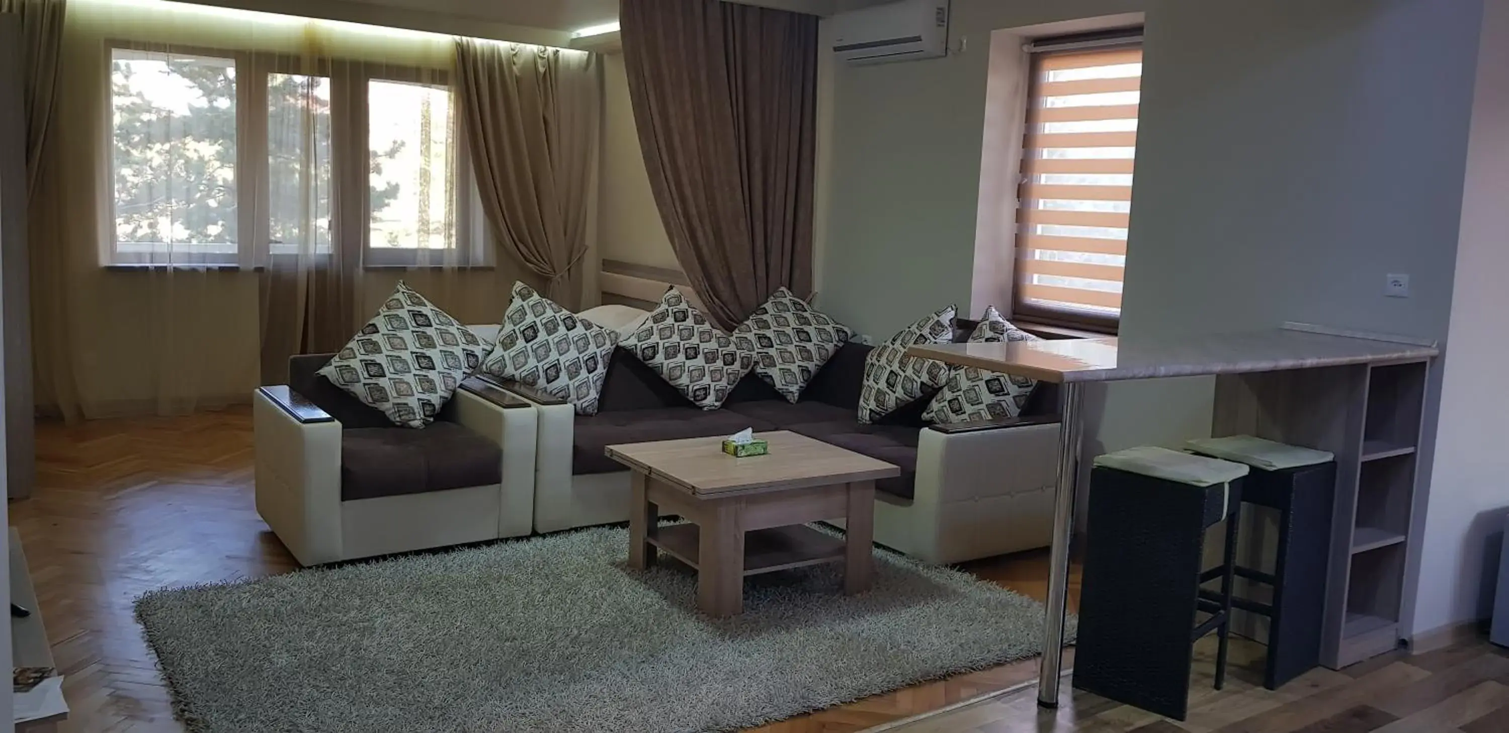 Three-Bedroom Apartment in Cross Apartments and Tours Three-Bedroom Apartment in Cross Apartments and Tours