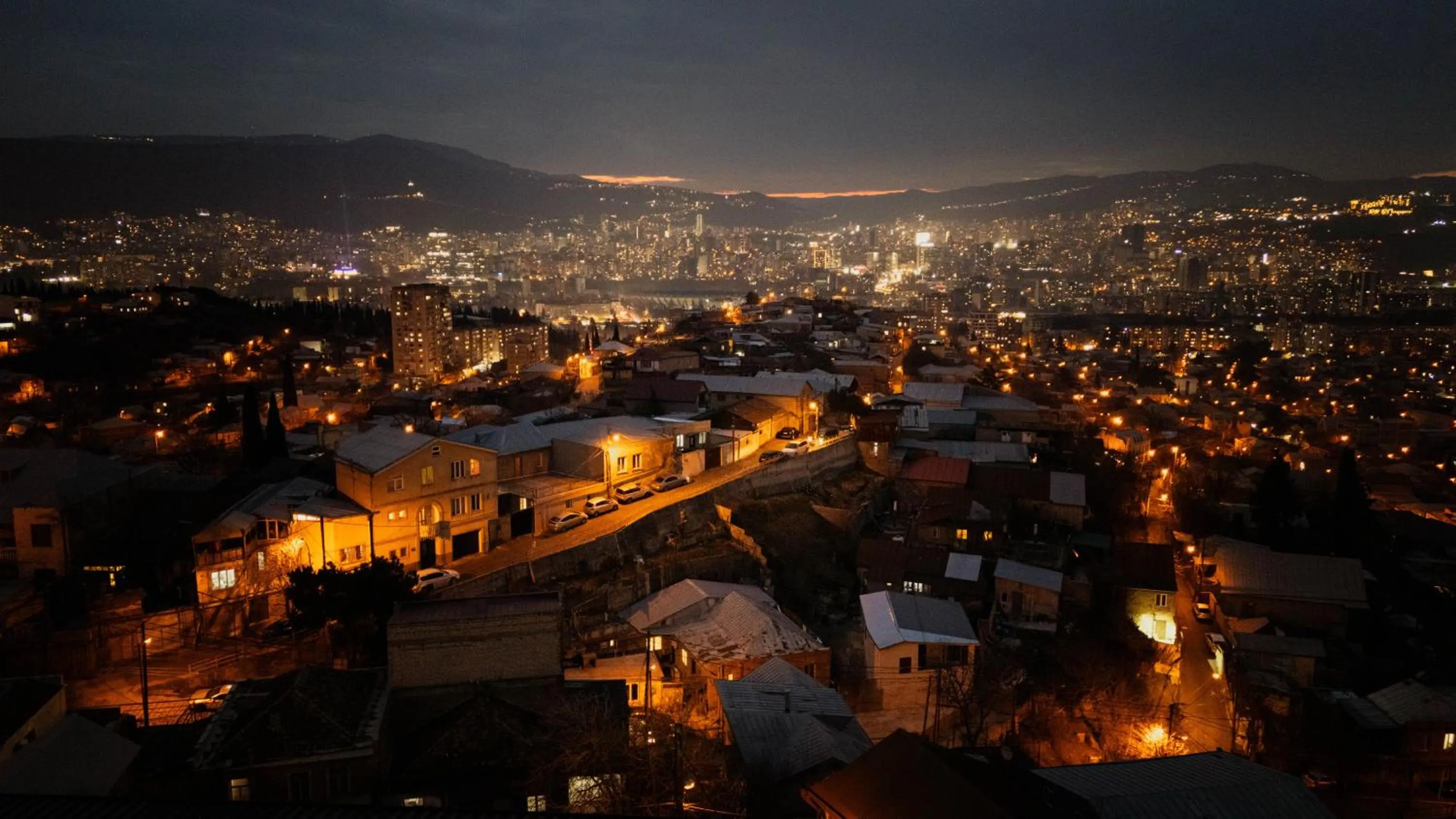 Night in Panorama Hills Apart-Hotel