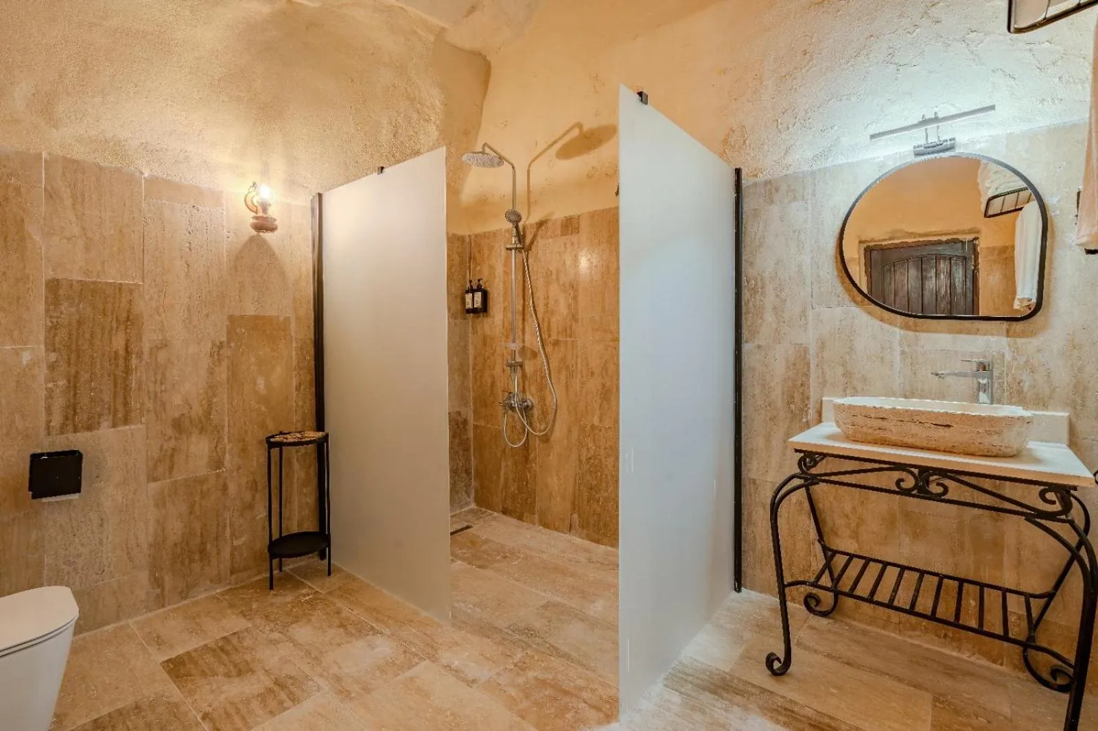 Shower in Maran House Mardin