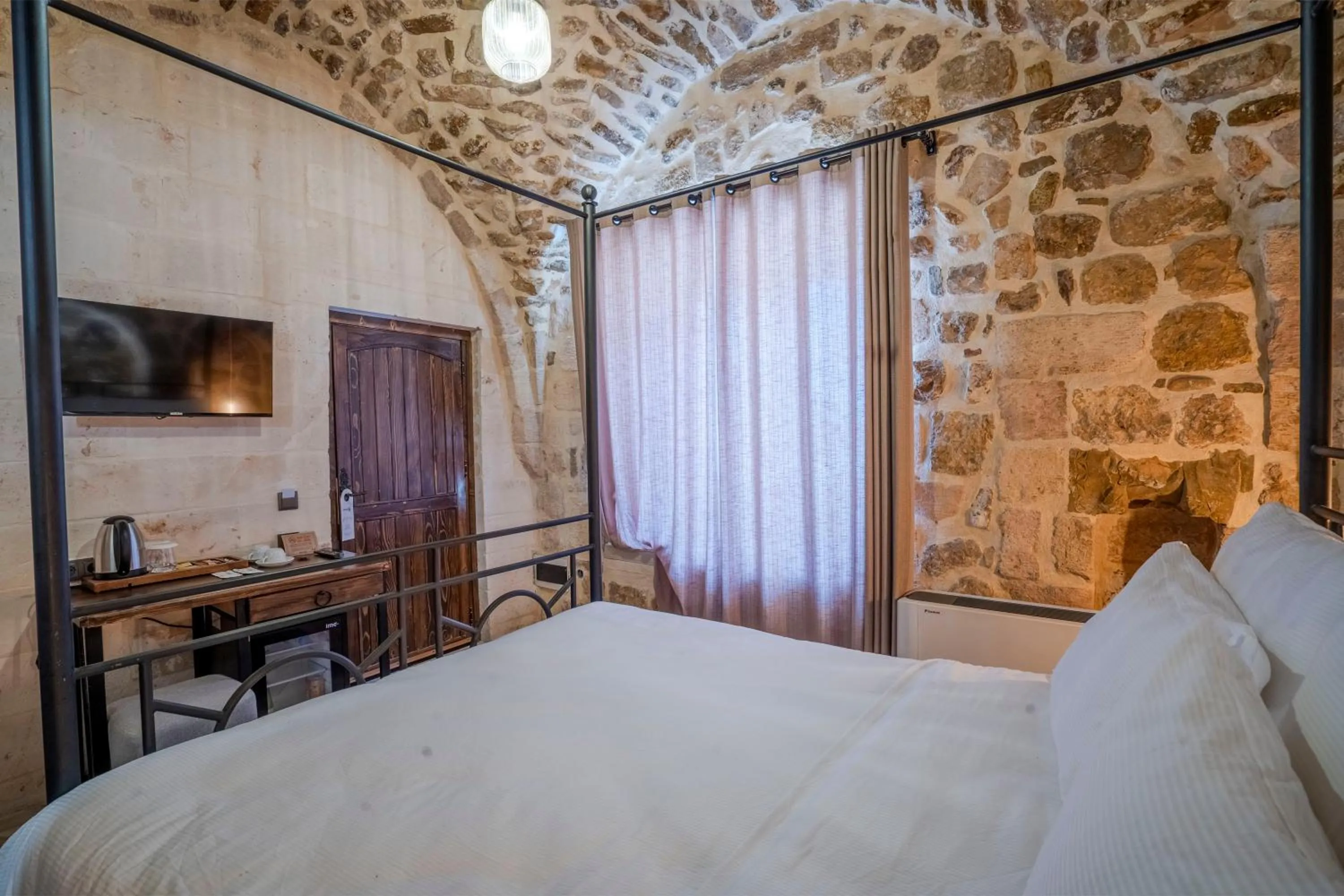 Bed in Maran House Mardin