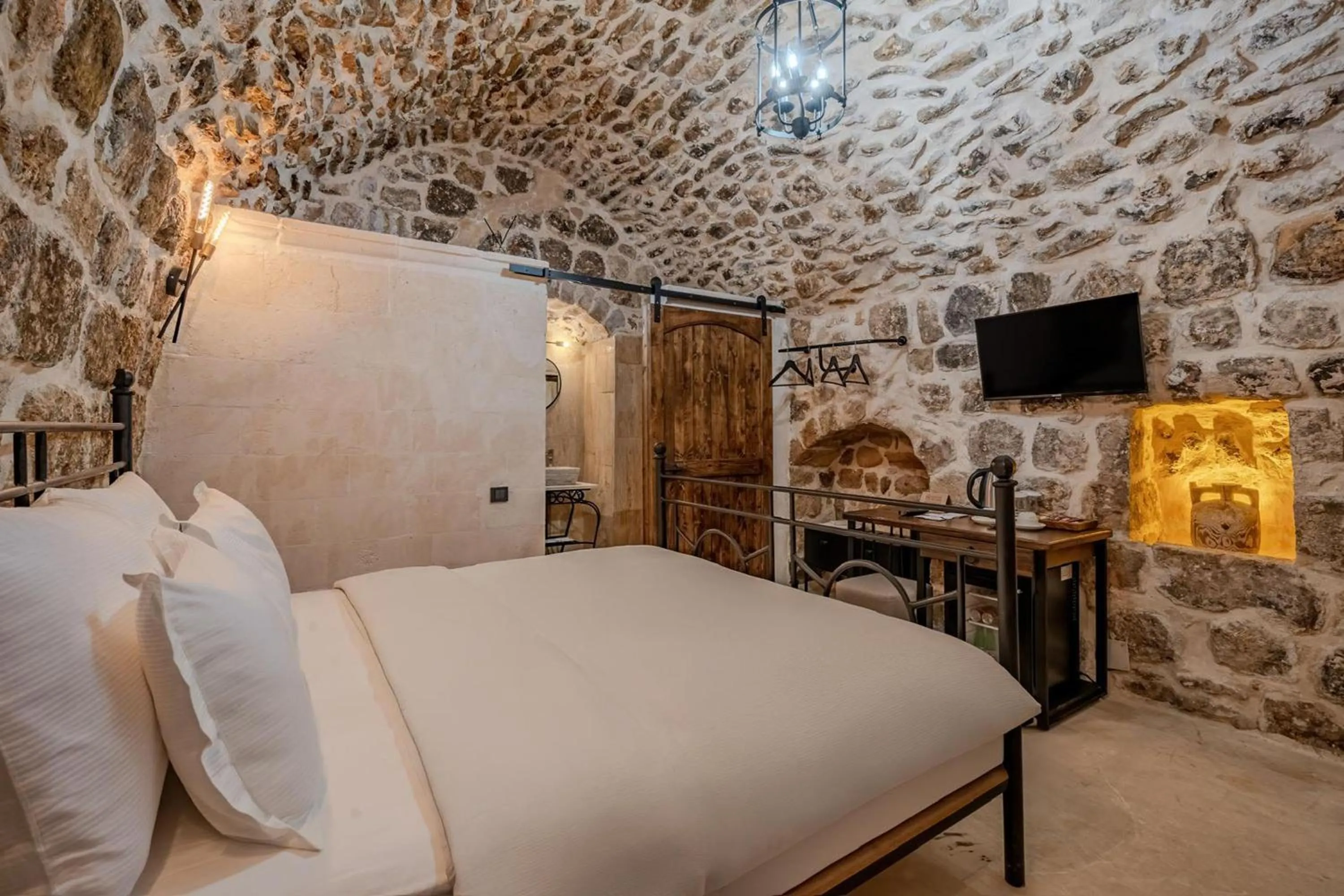 Bed in Maran House Mardin