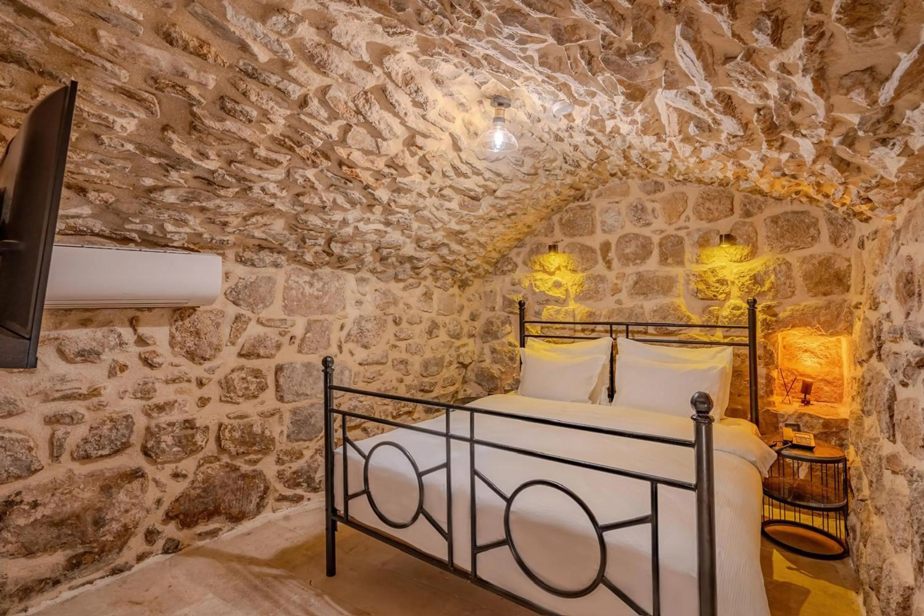 Bed in Maran House Mardin