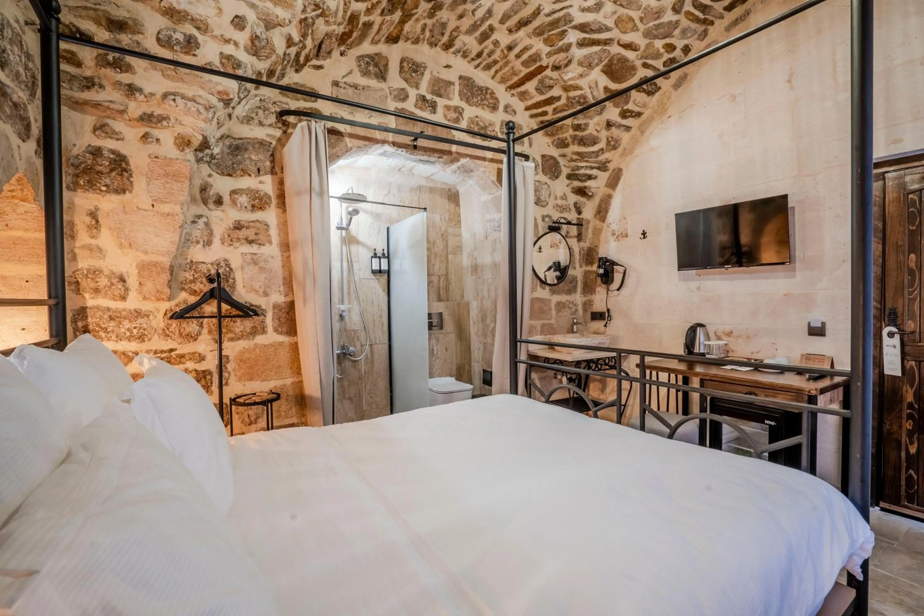 Bed in Maran House Mardin