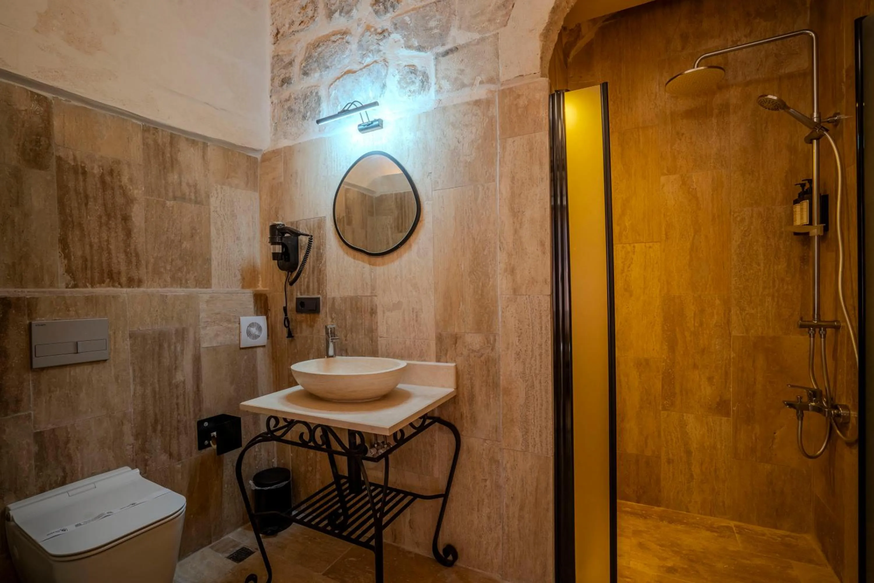Shower in Maran House Mardin