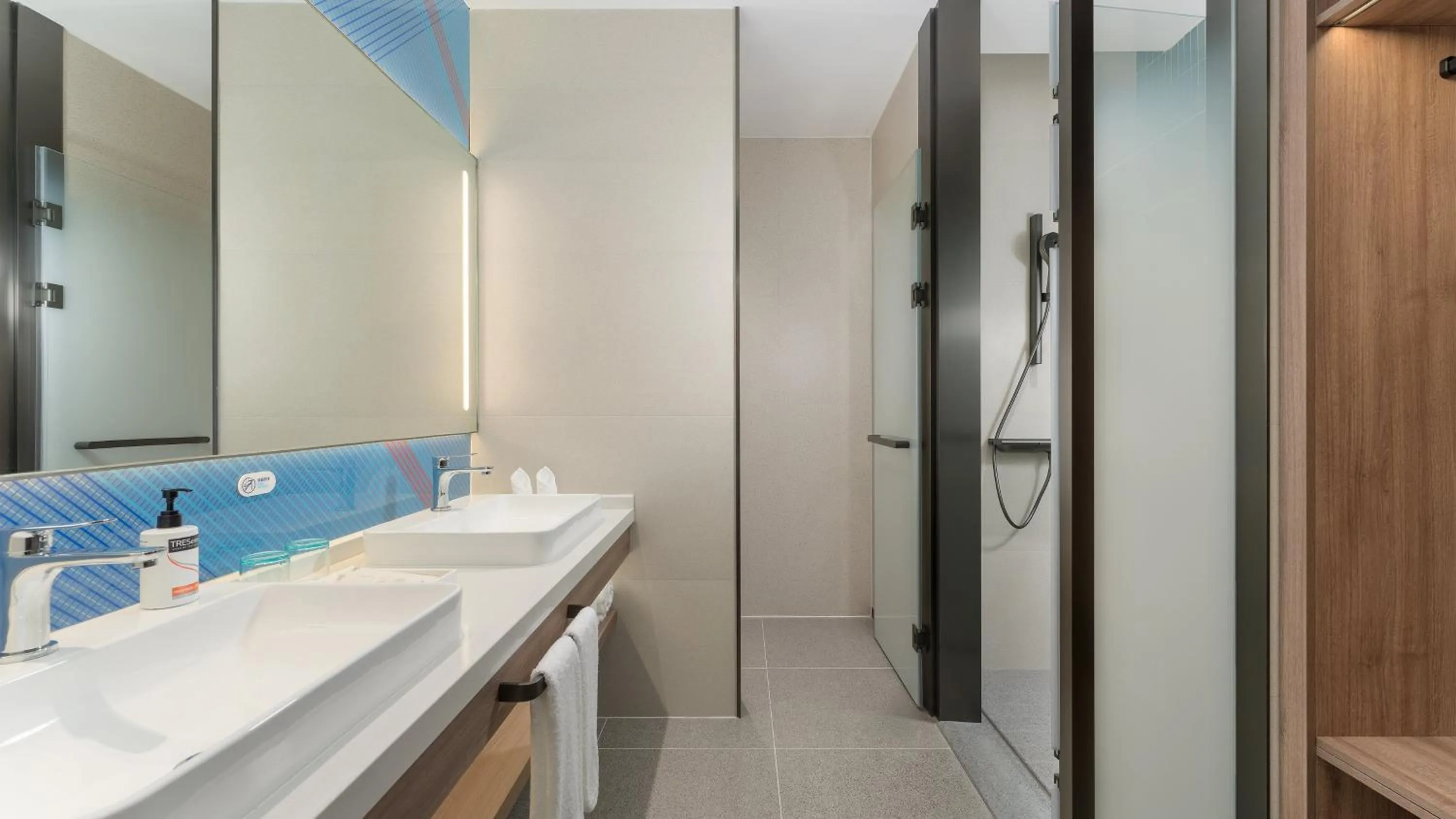 Bathroom in Holiday Inn Express Guangzhou University Town