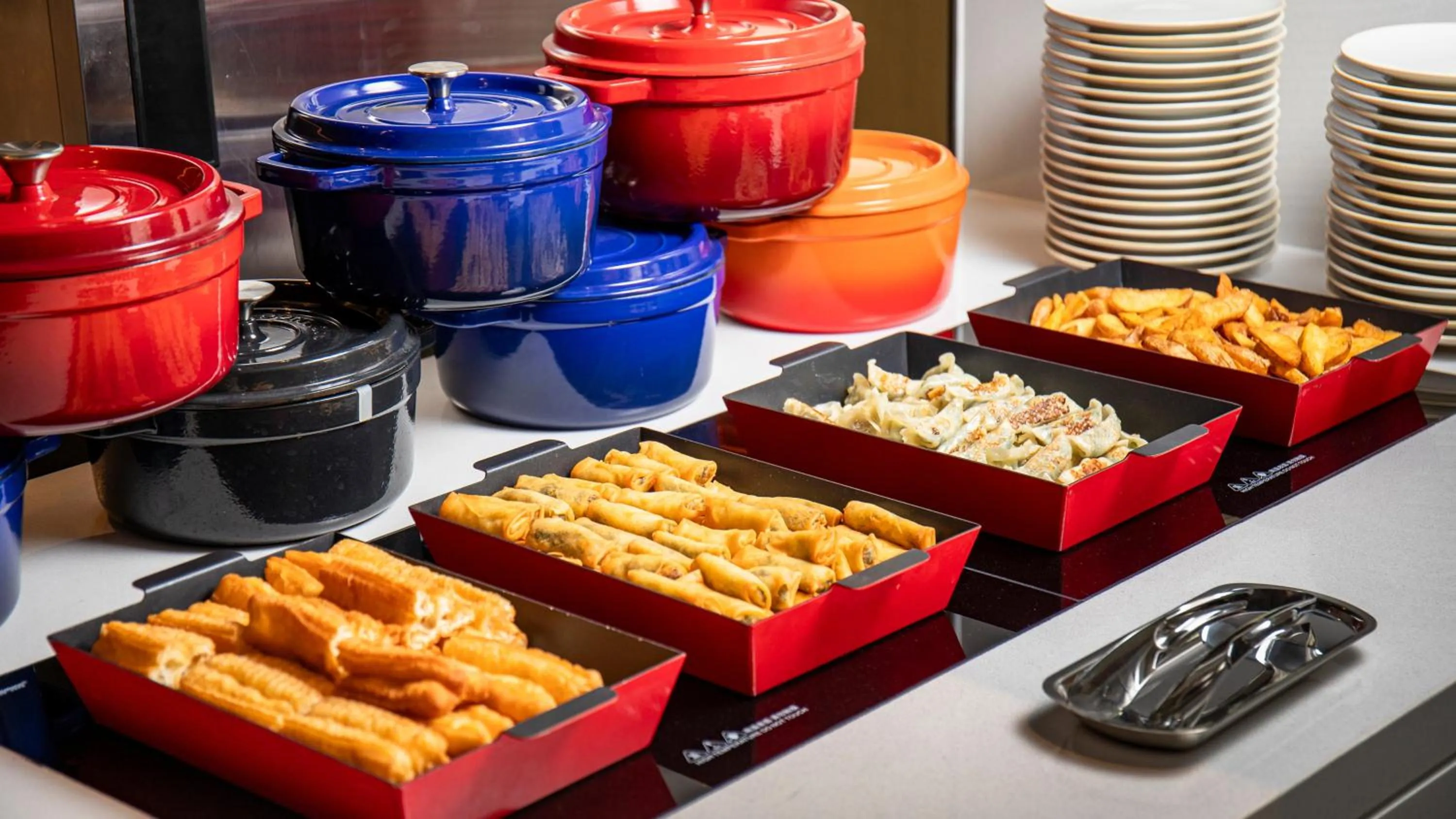 Restaurant/places to eat in Holiday Inn Shanghai Pudong Airport, an IHG Hotel