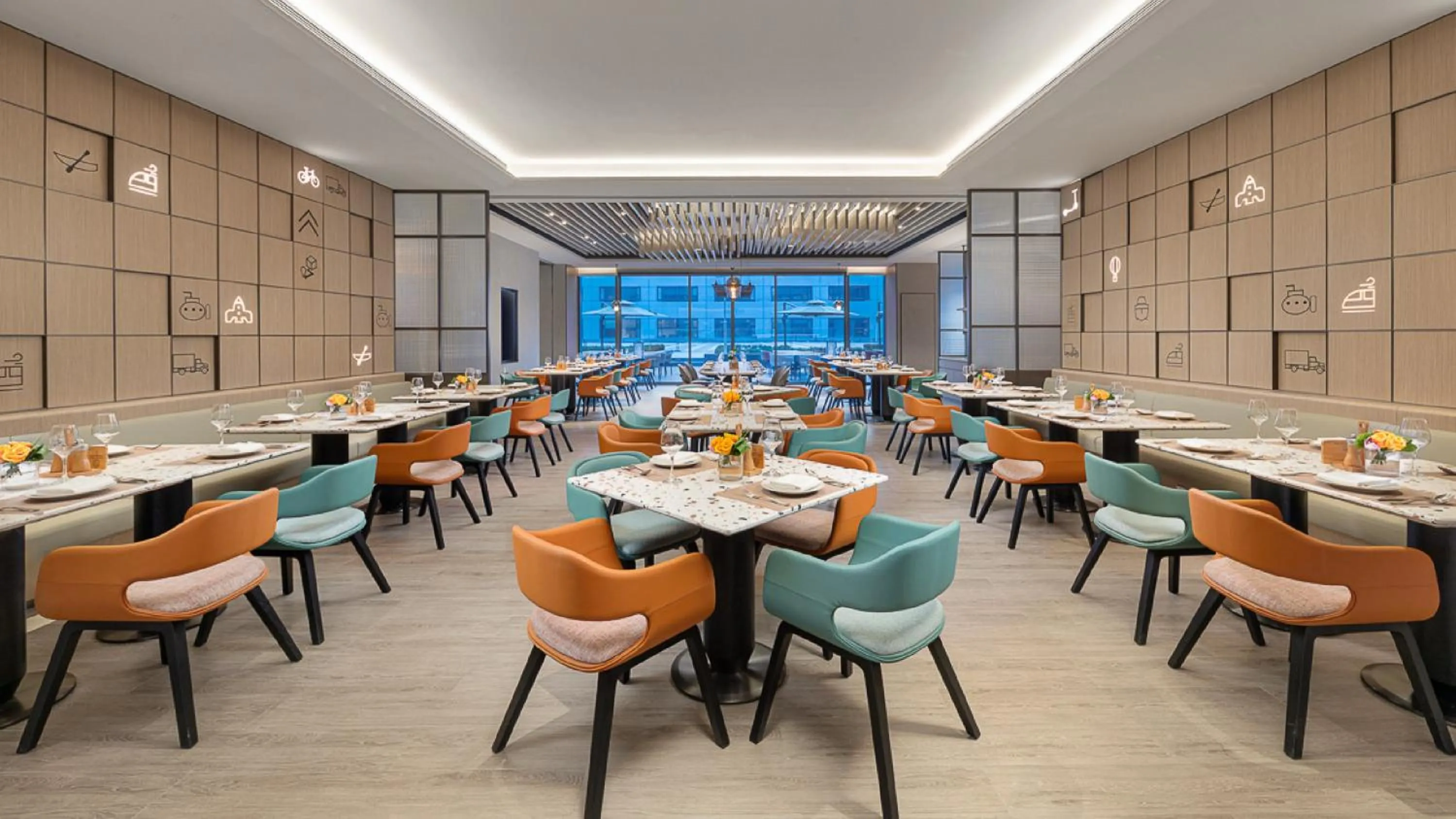 Restaurant/places to eat in Holiday Inn Shanghai Pudong Airport, an IHG Hotel