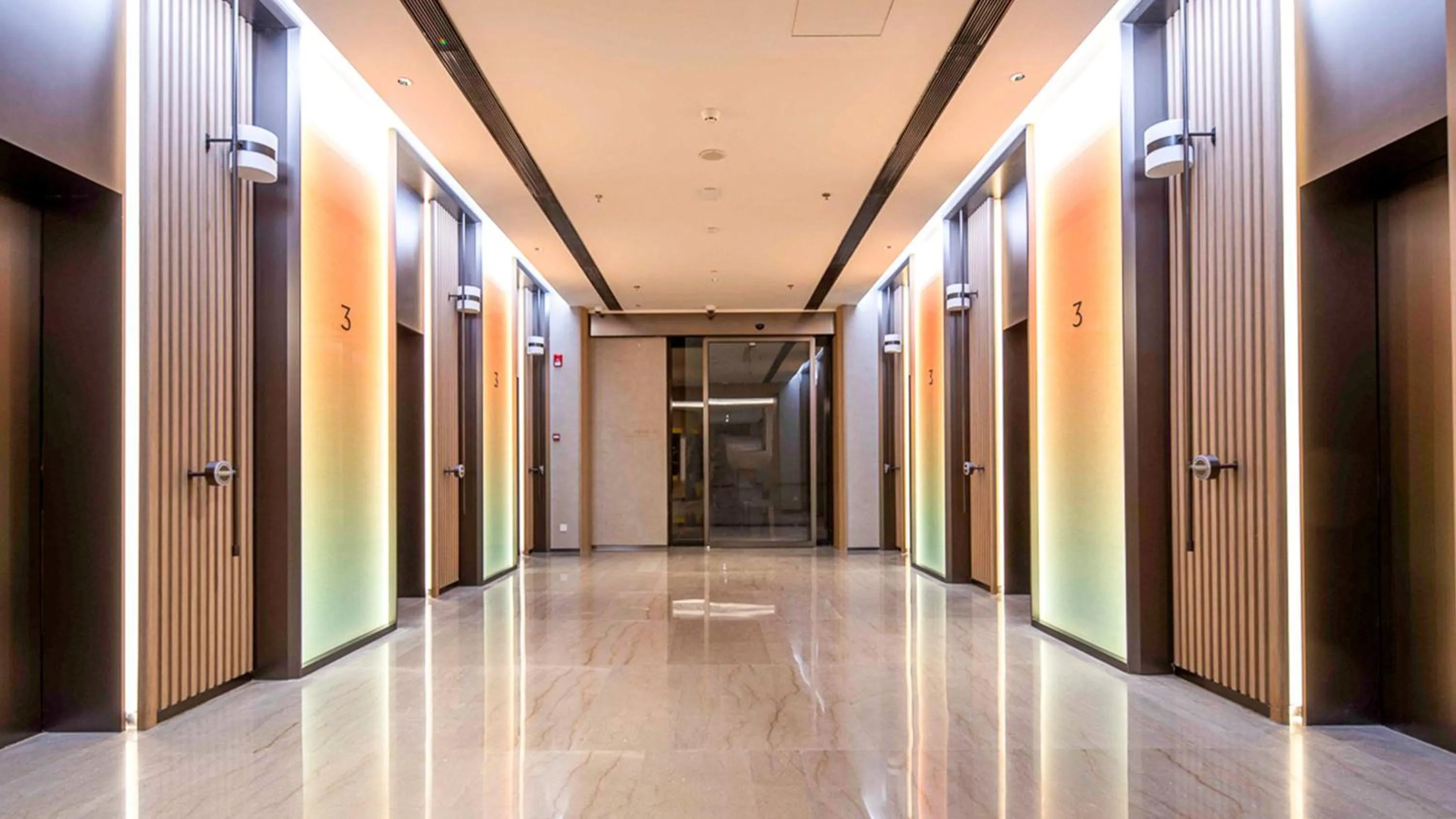 Lobby or reception in Holiday Inn Shanghai Pudong Airport, an IHG Hotel