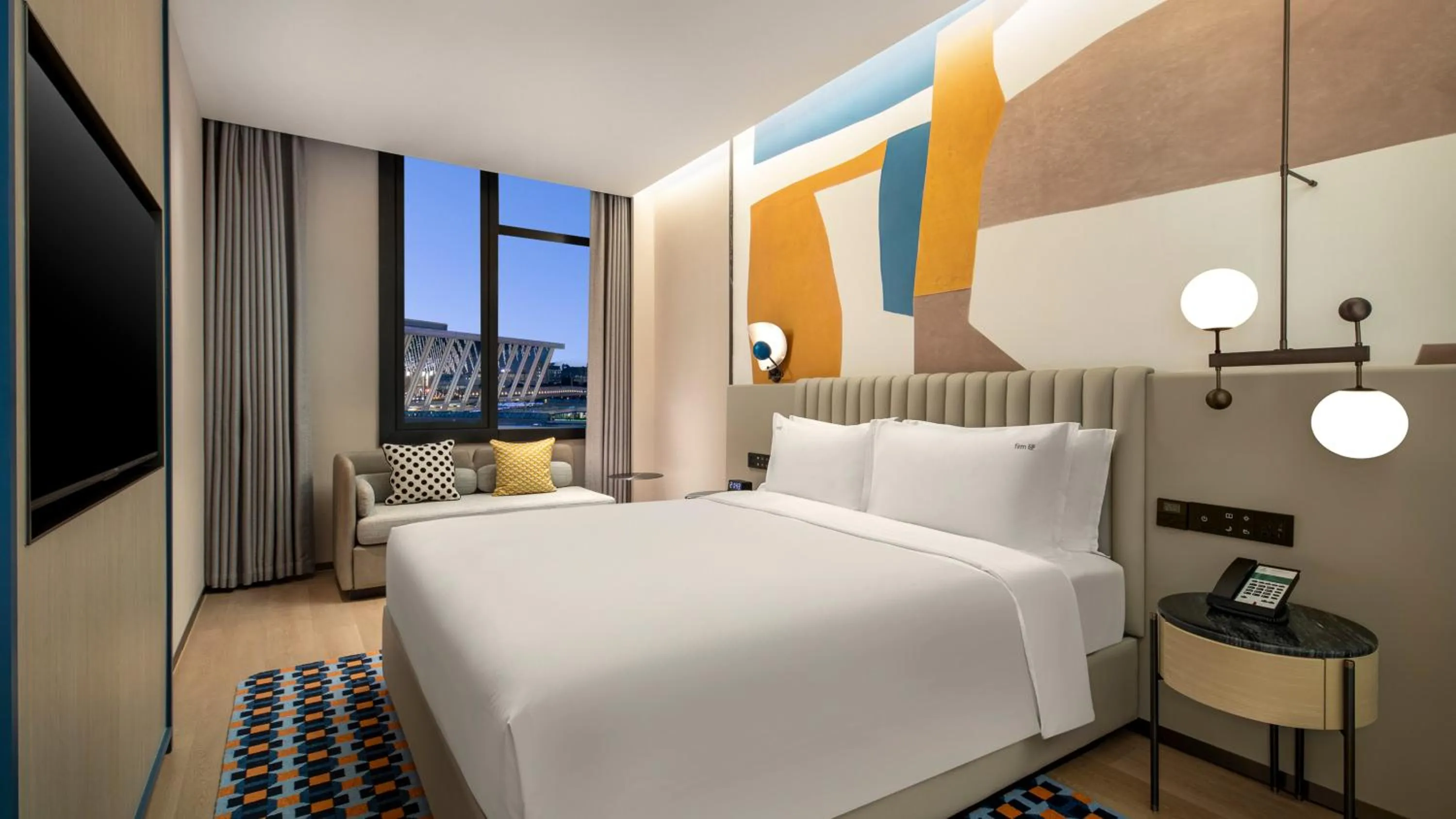 Photo of the whole room, Bed in Holiday Inn Shanghai Pudong Airport, an IHG Hotel