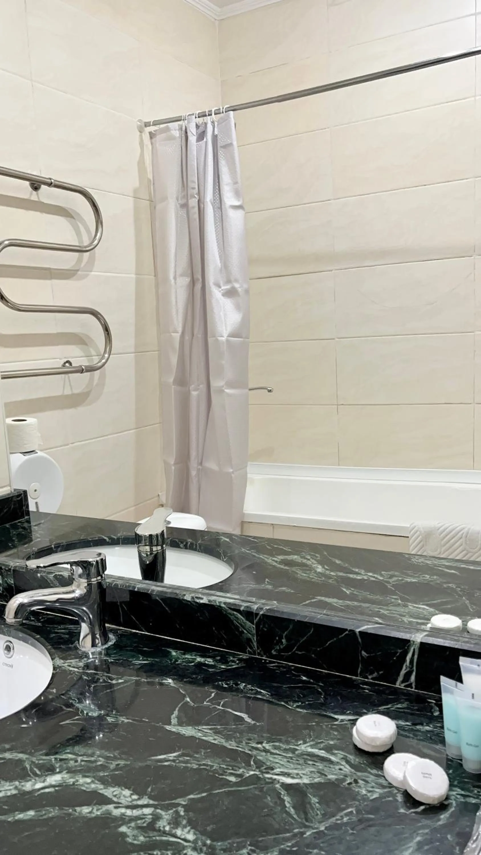 Bathroom in Almaty Grand Erbil Hotel