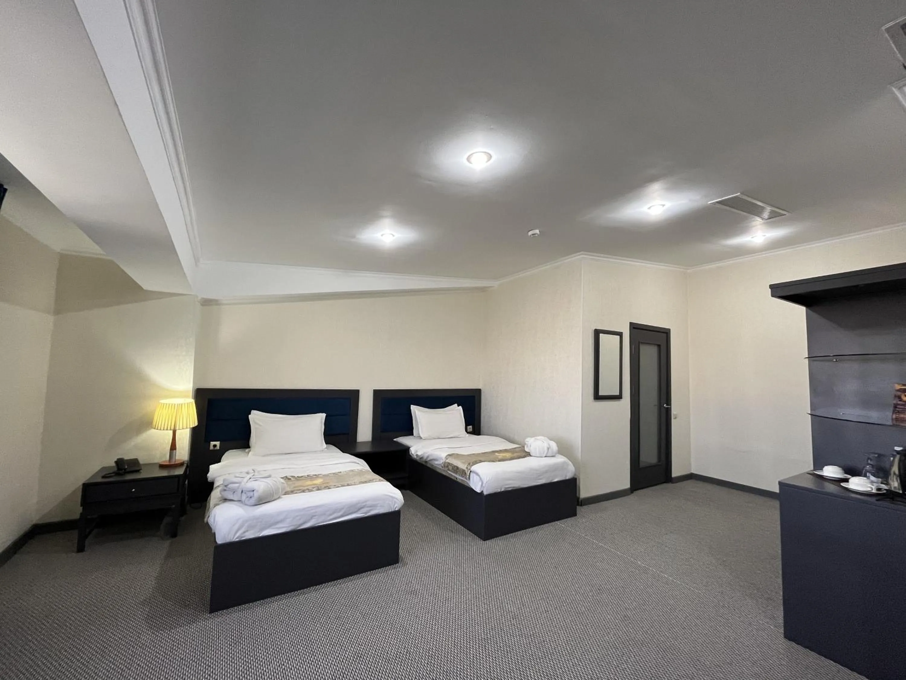 Photo of the whole room, Bed in Almaty Grand Erbil Hotel