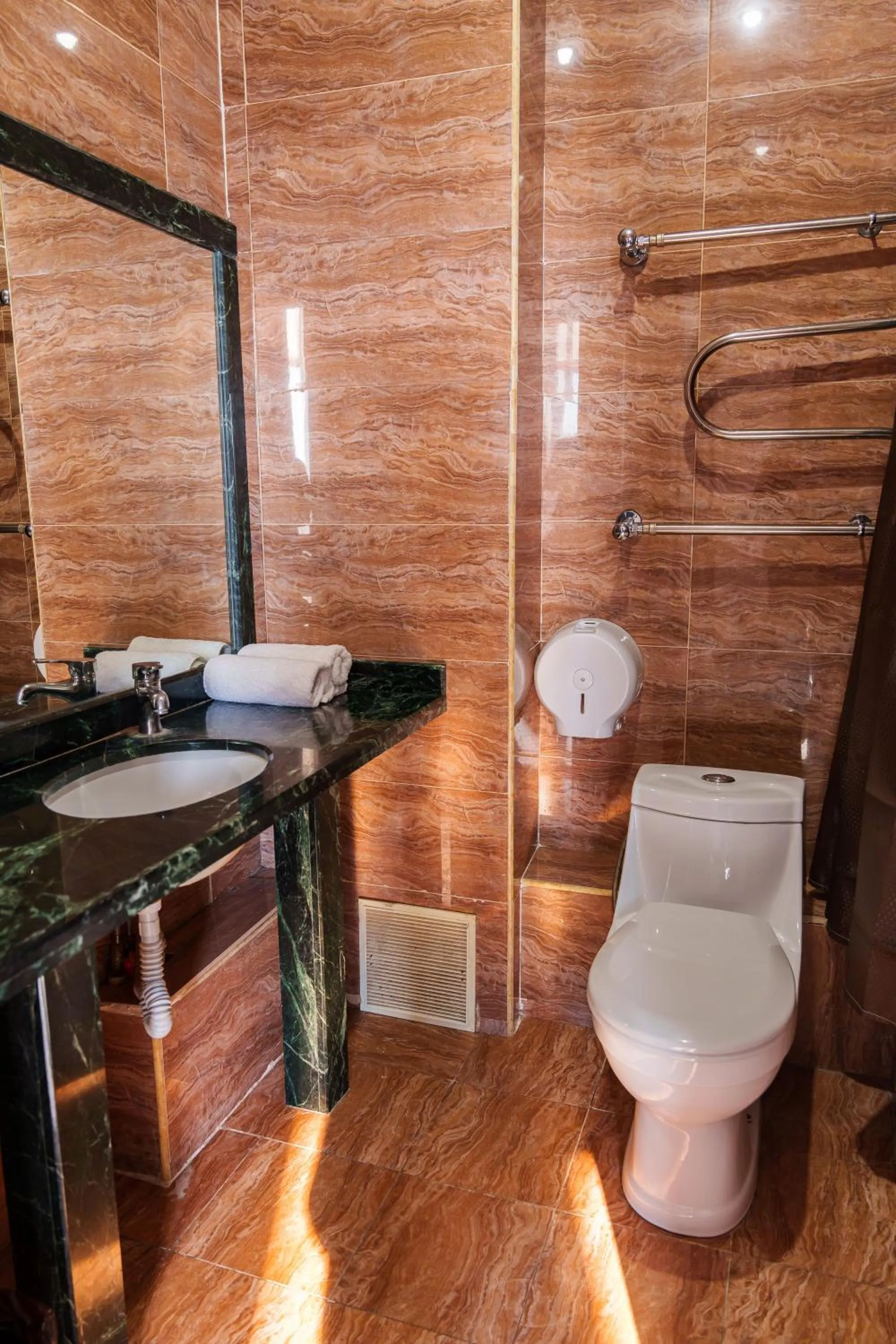 Bathroom in Almaty Grand Erbil Hotel