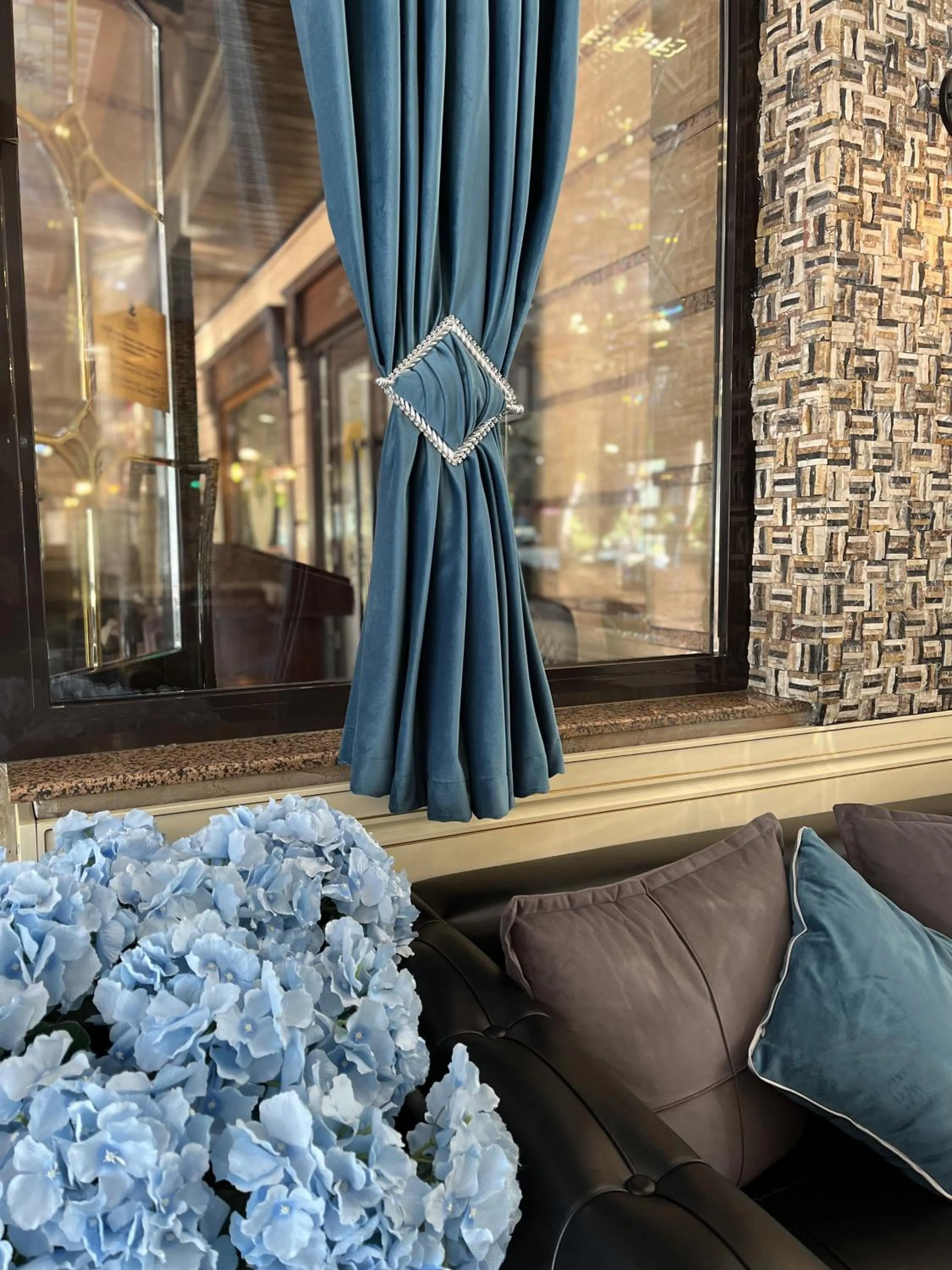 Restaurant/places to eat in Almaty Grand Erbil Hotel