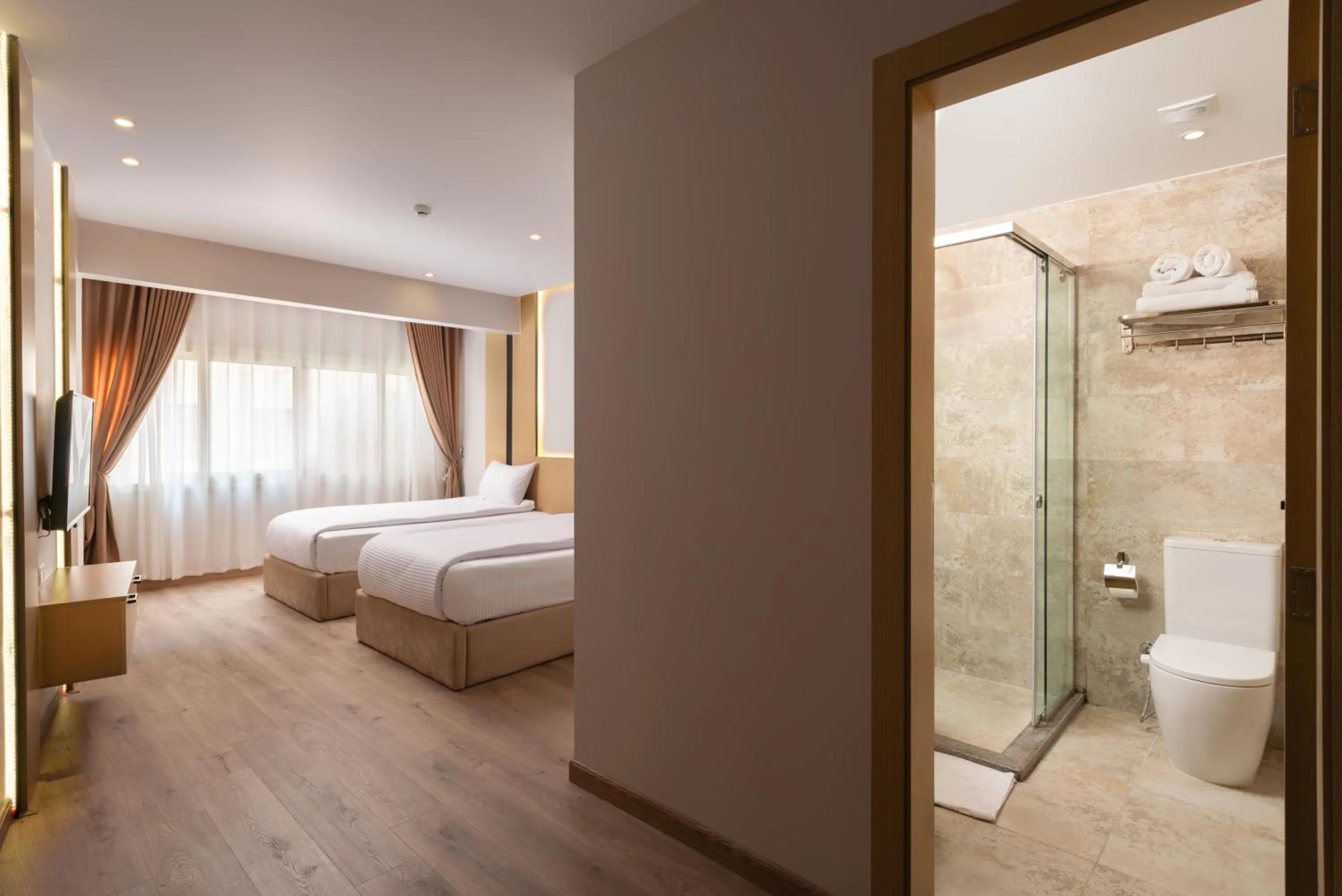 Photo of the whole room, Bed in Elegance Grand City Hotel