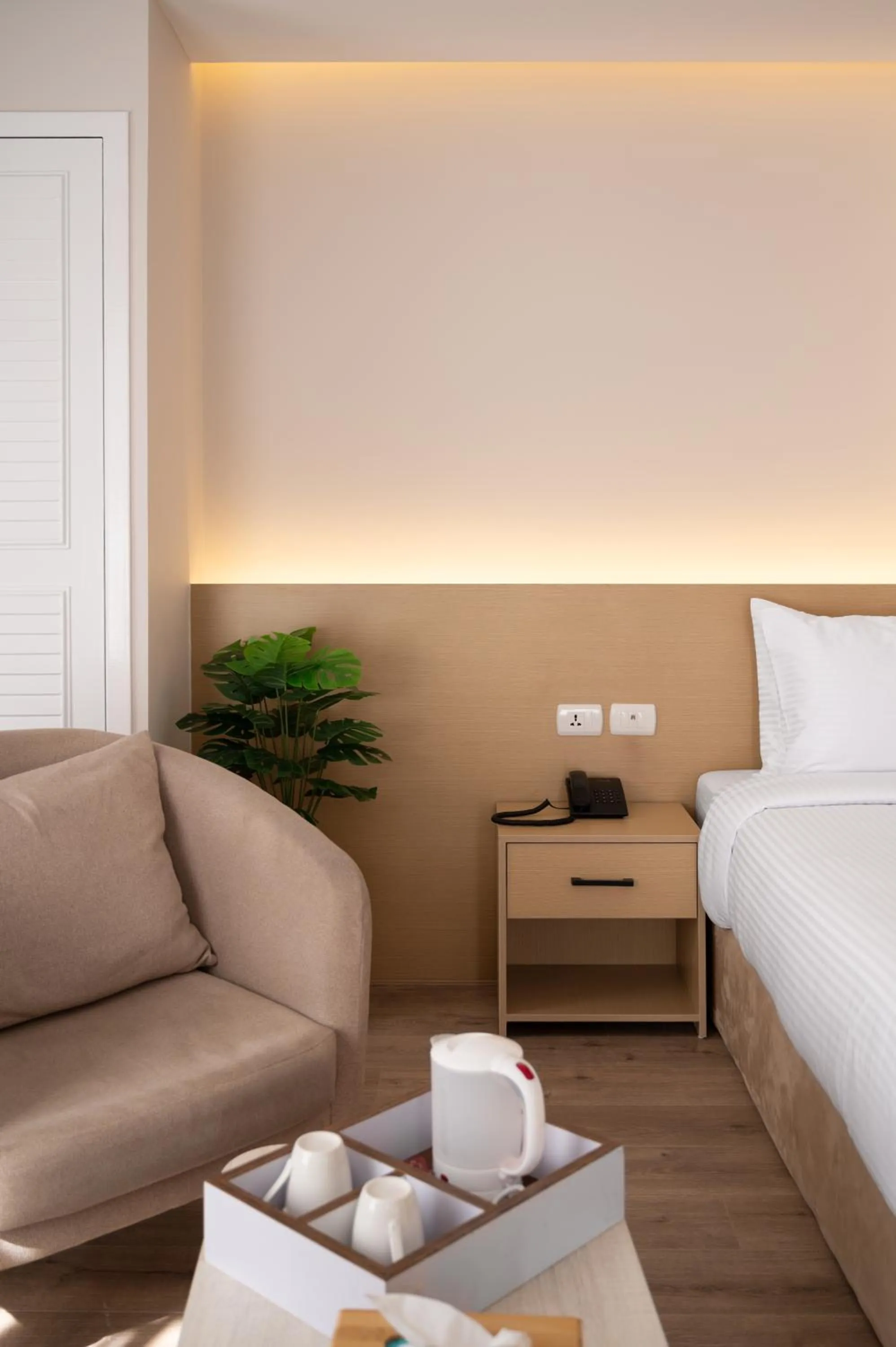 Bedroom, Bed in Elegance Grand City Hotel