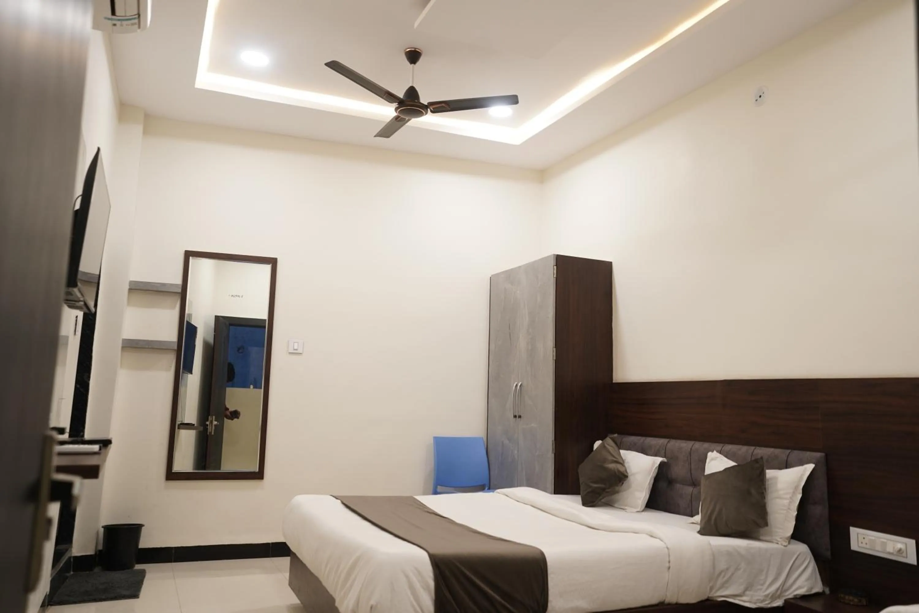 Bed in Hotel Dev Kripa