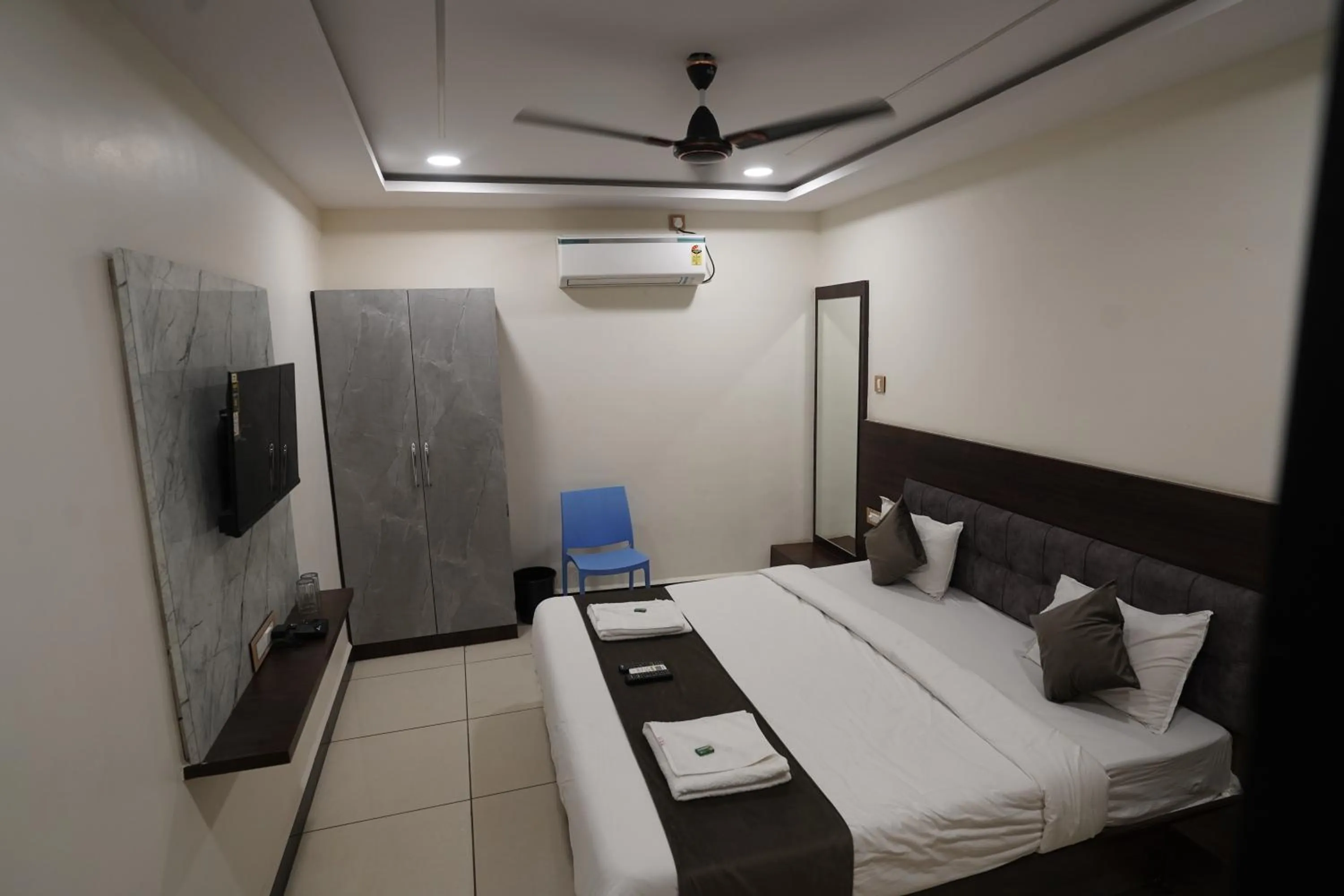 Bed in Hotel Dev Kripa